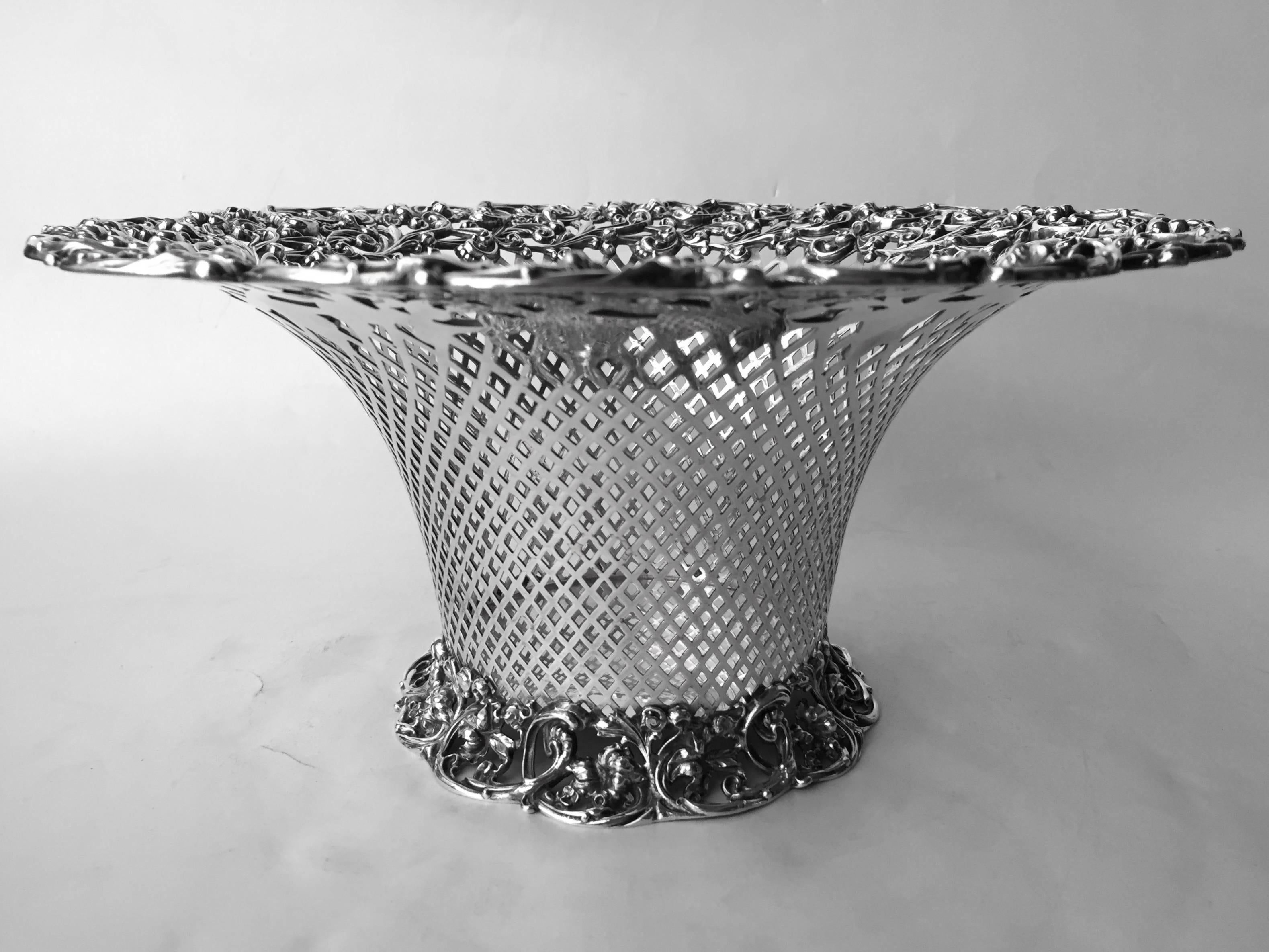 Art Nouveau American Reticulated Sterling Silver Centerpiece Basket with Frog, circa 1900 For Sale