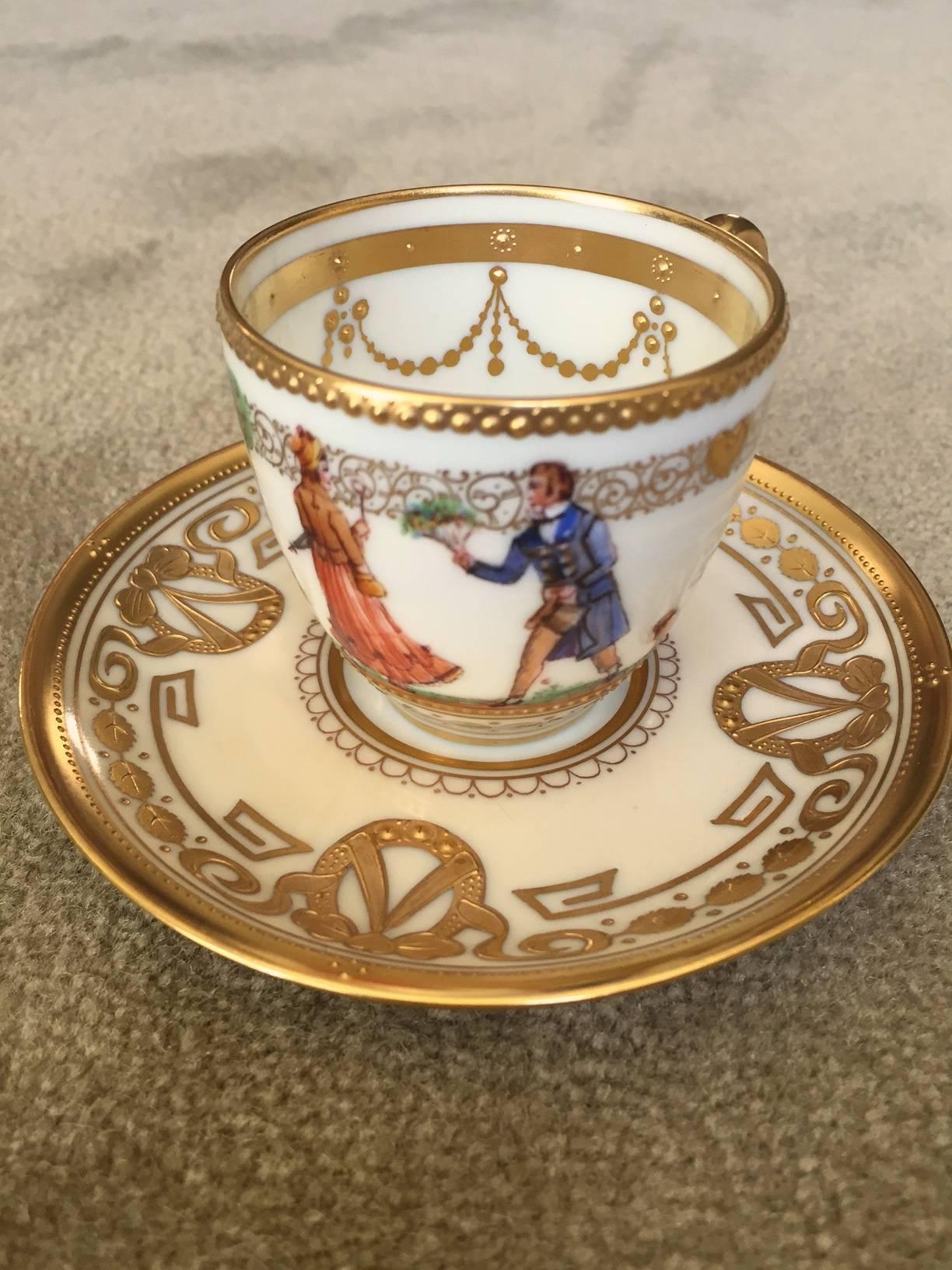 Fine Dinner Service for 14 by Ambrosius Lamm of Dresden, circa 1900 In Excellent Condition For Sale In Redding, CA