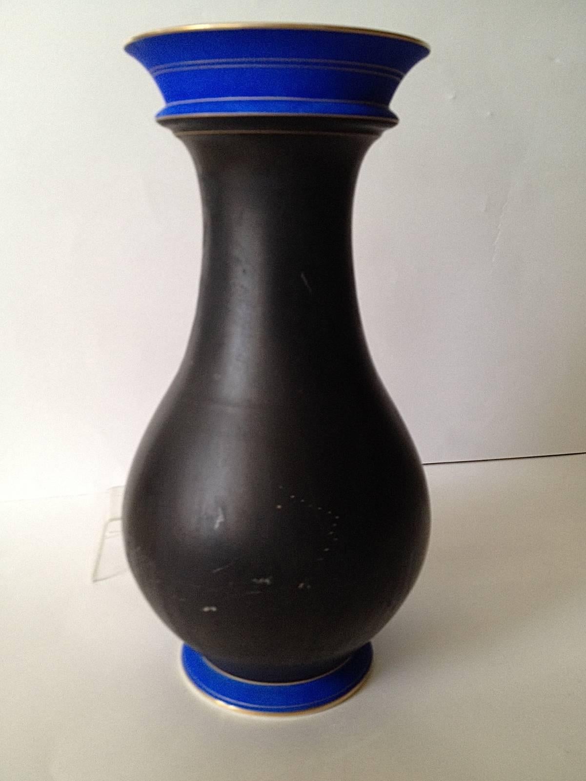 worcester matte black vase
