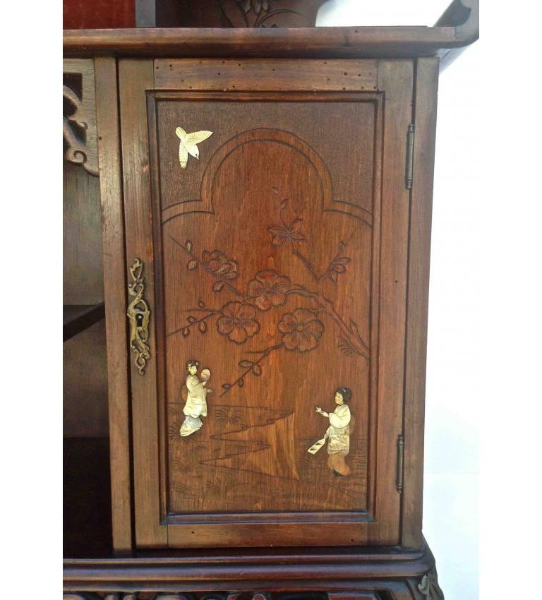 Wood European Ètagerè Asian Style with Carved Dragon Figure, circa 1900 For Sale