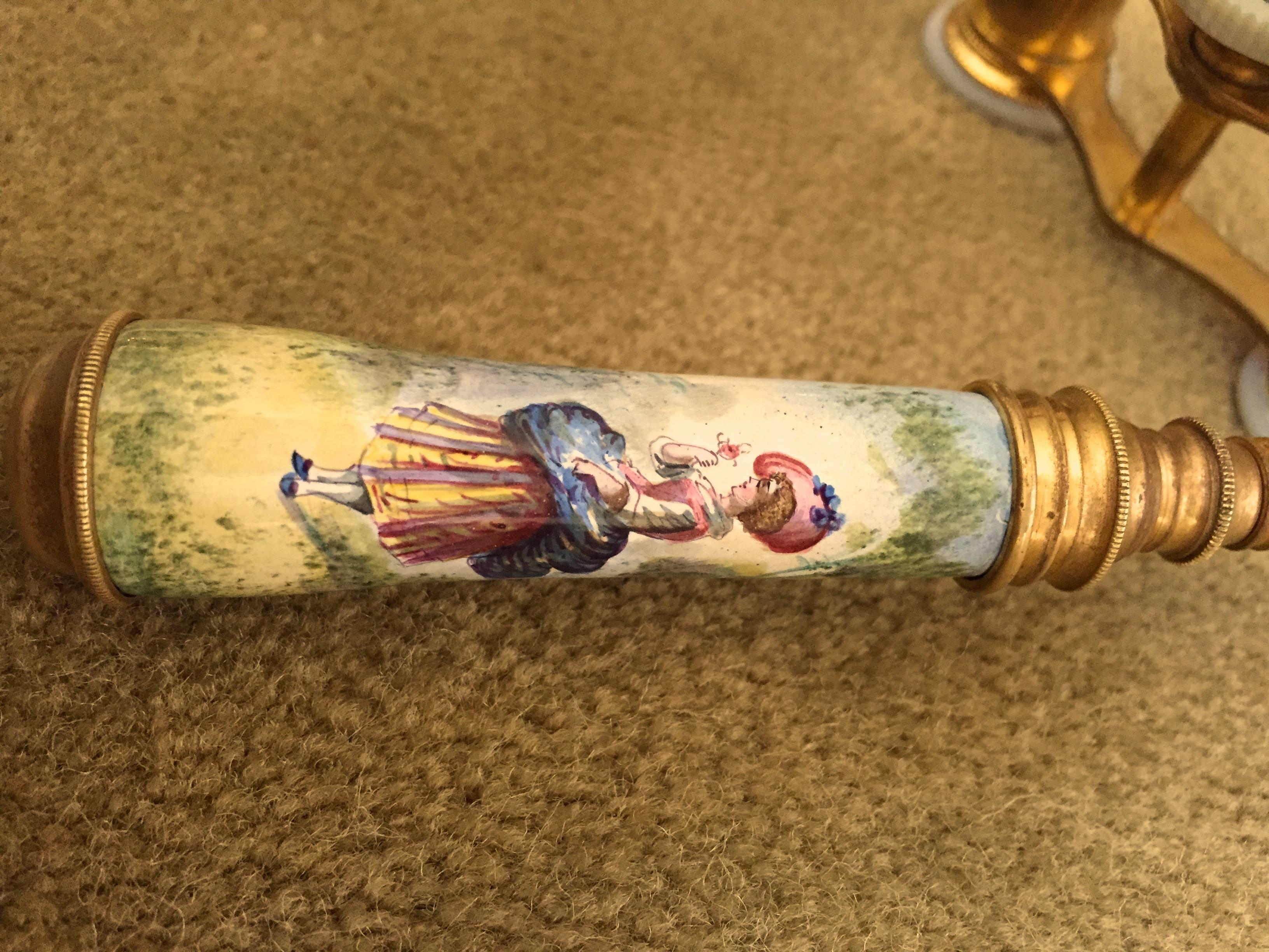 French Enamel Opera Glasses Courtship Scenes Hand-Painted, circa 1880, Paris For Sale 4