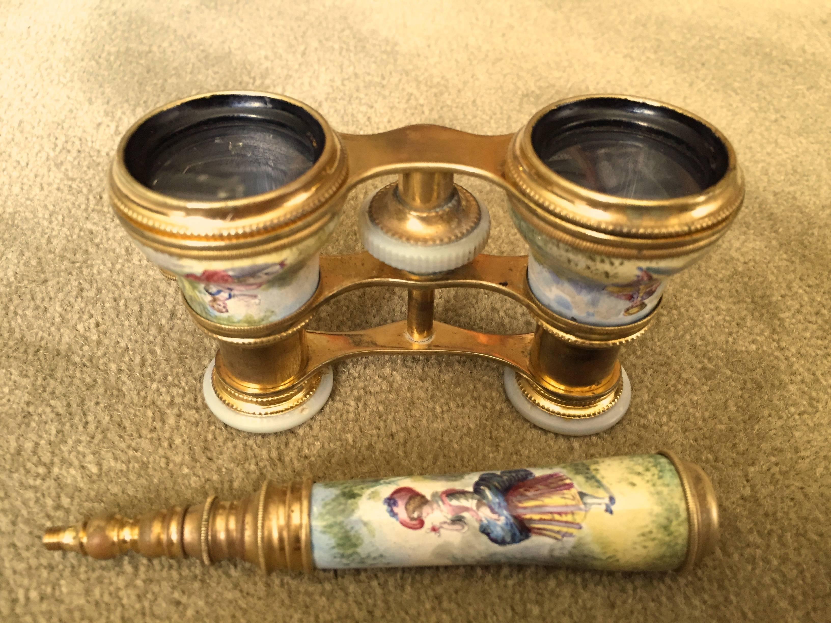 French Enamel Opera Glasses Courtship Scenes Hand-Painted, circa 1880, Paris For Sale 3