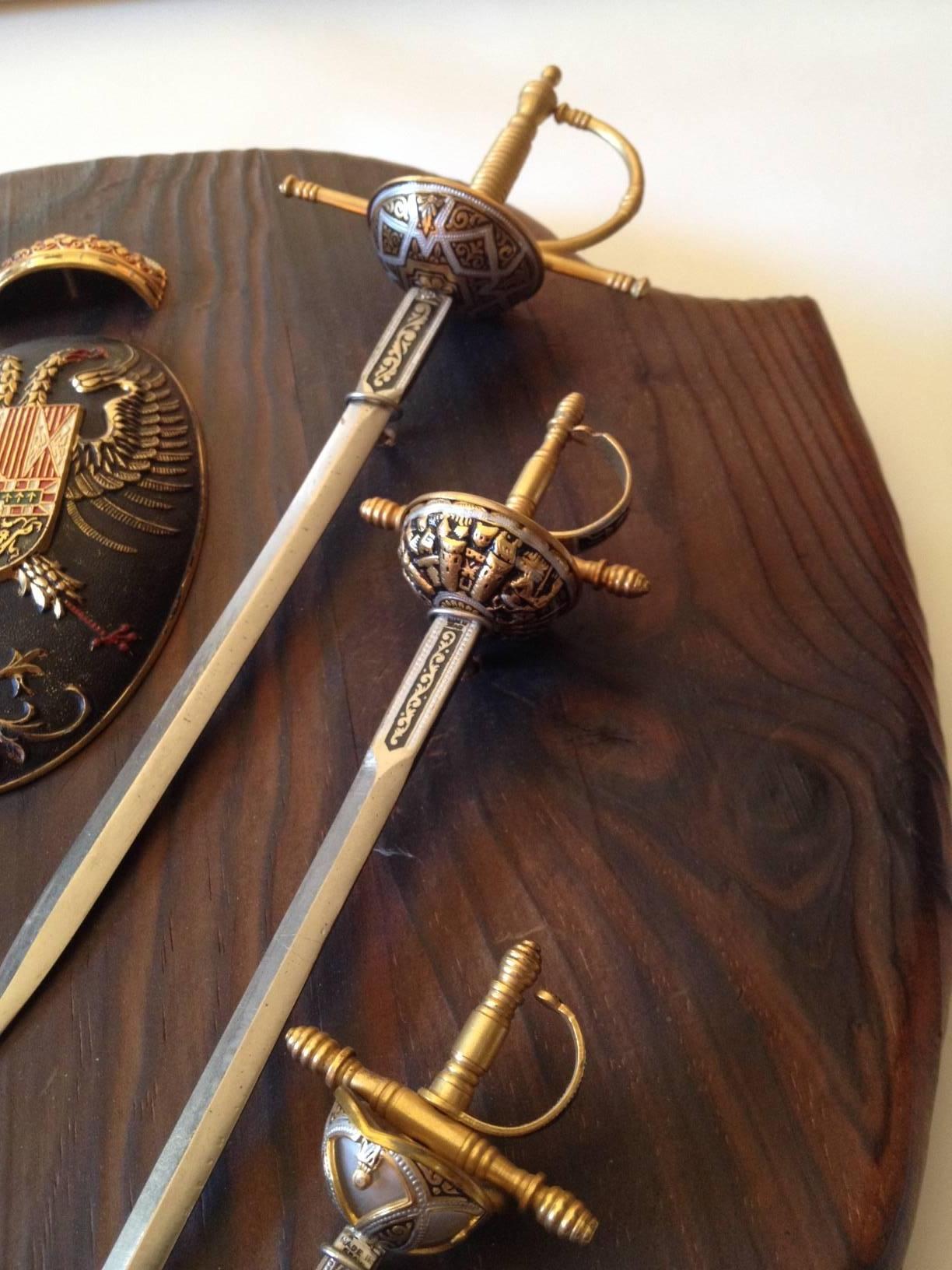 Large Vintage Spanish Sword Set Hand Painted, circa 1940s In Excellent Condition For Sale In Redding, CA