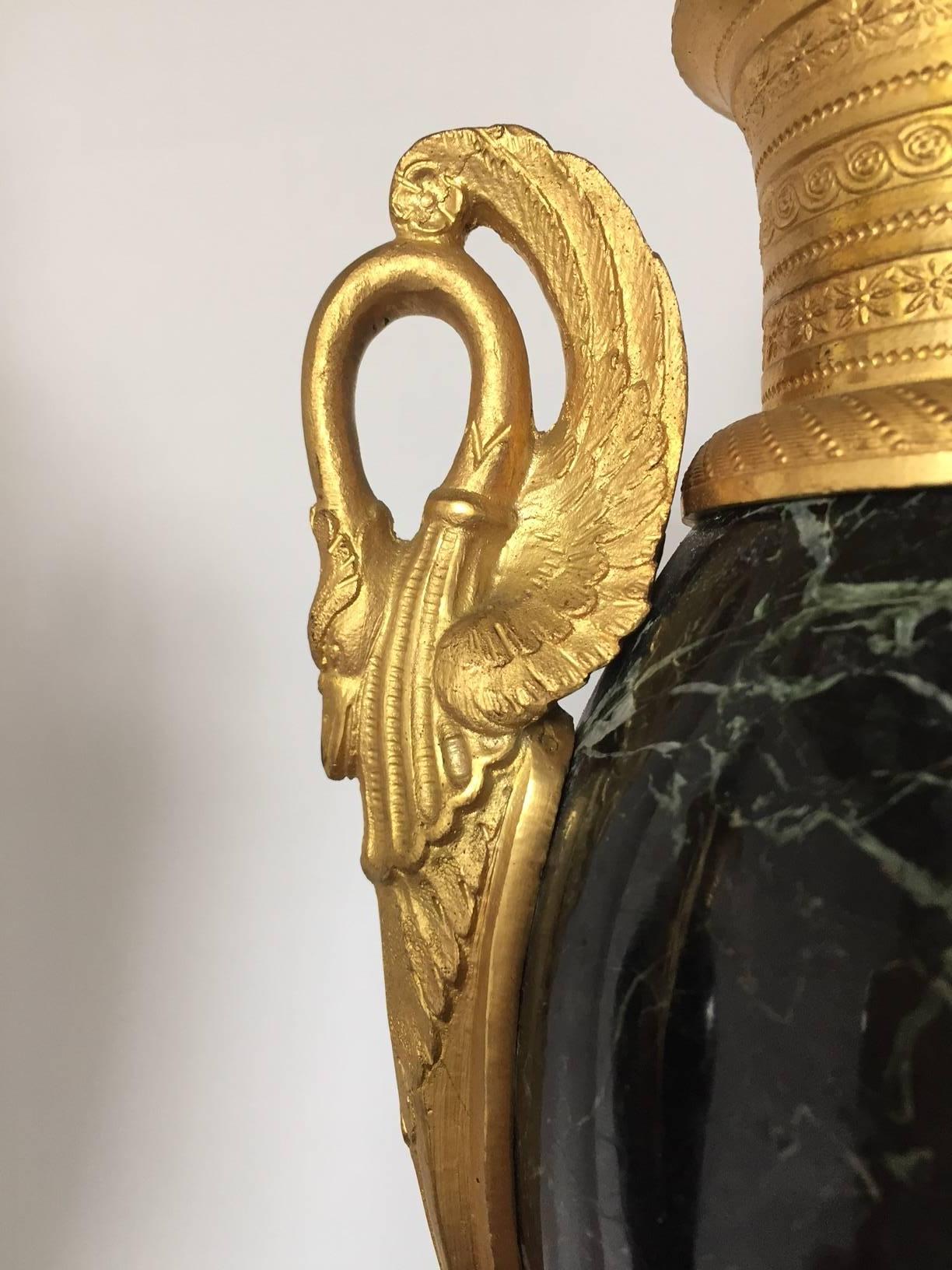 French Napoleon III Empire Marble and Gilt Bronze Urns, circa 1860, Swans For Sale