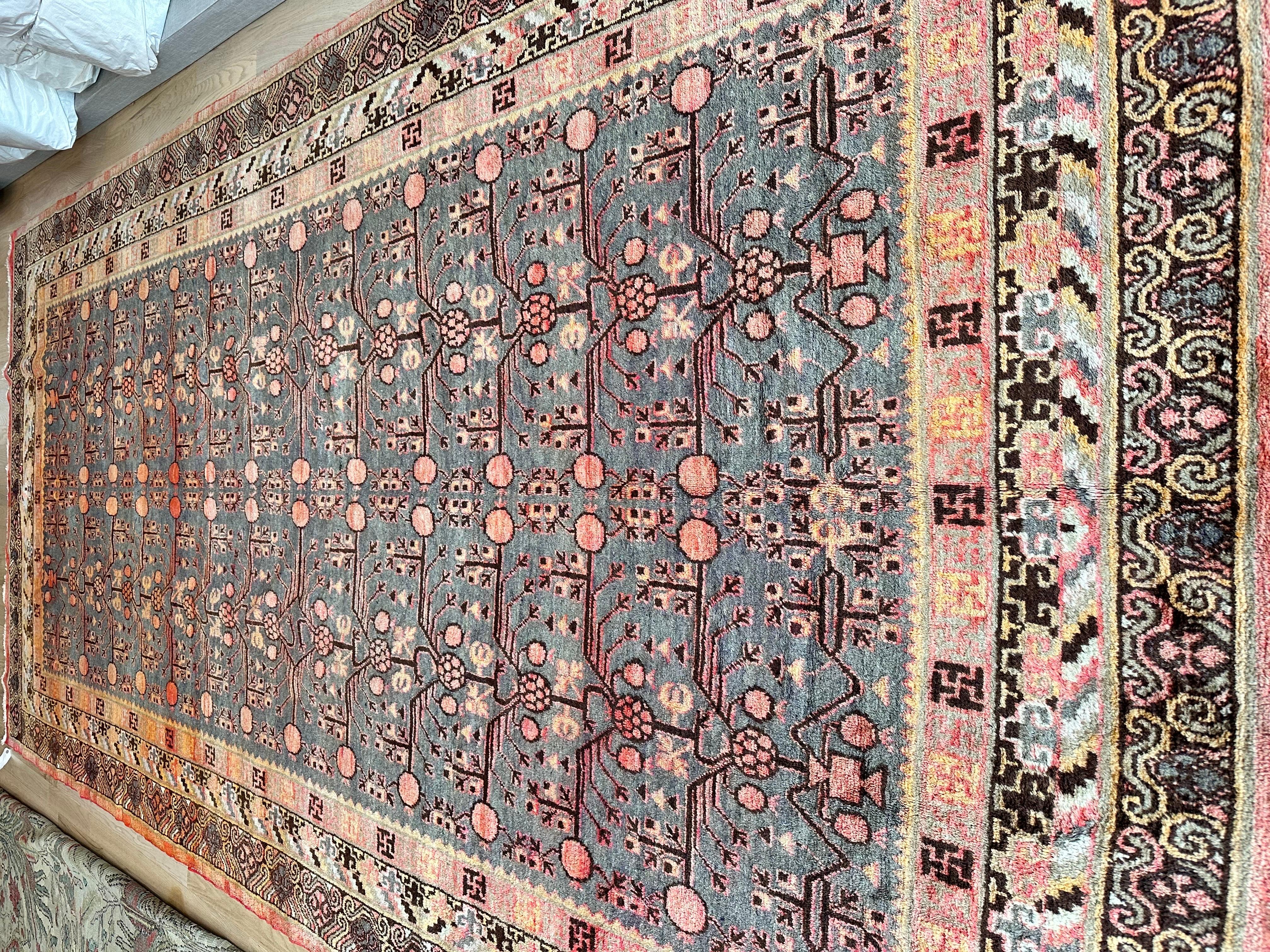 Vintage  Alfombra Khotan, alfombra oriental hecha a mano, gamba suave, beige, marrón, azul-gris mediados del siglo XX en venta