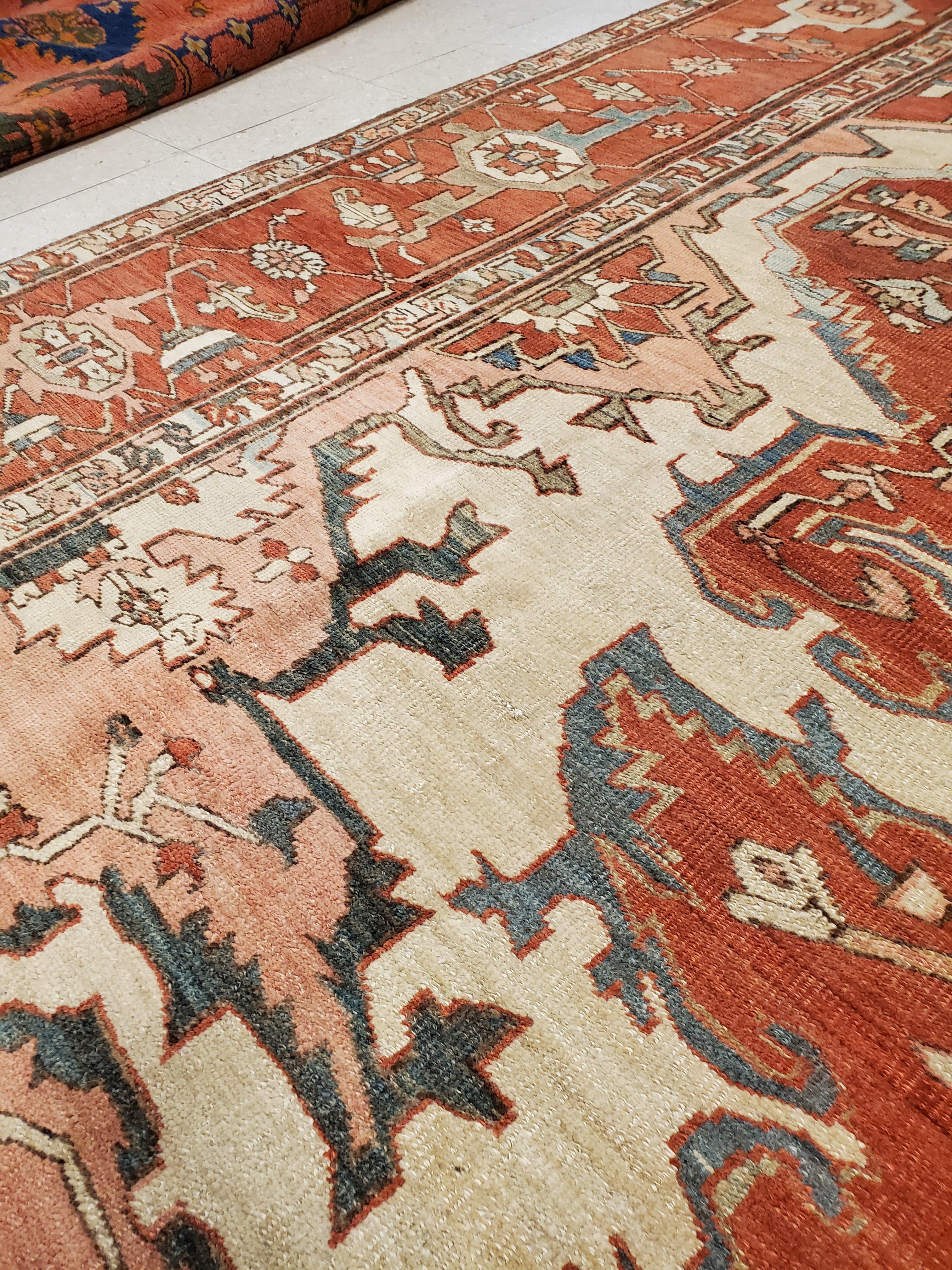 19th Century Antique Persian Serapi Carpet, Ivory Hand-Knotted Wool Oriental Rug