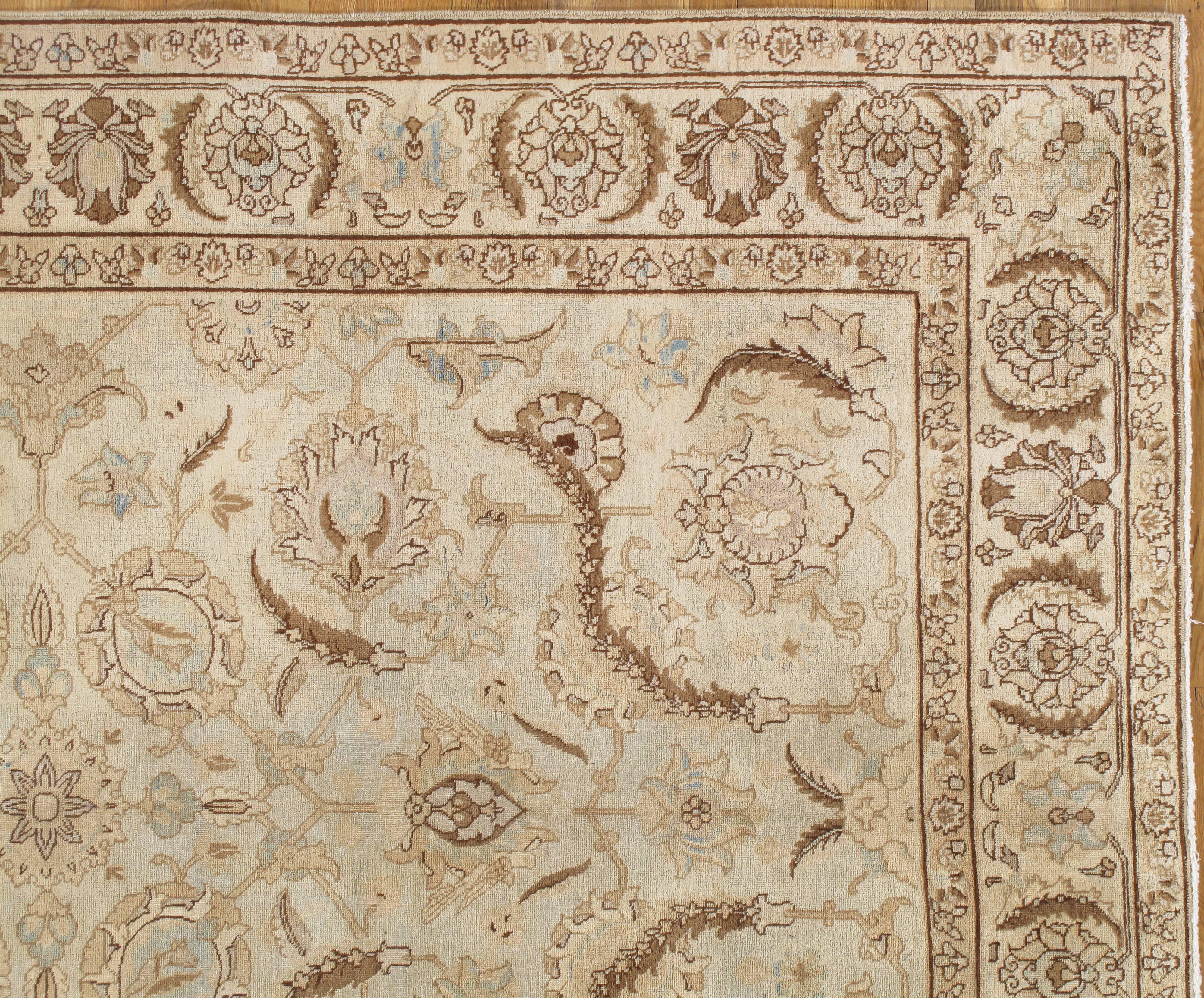 Antiker antiker Täbris-Teppich, feiner handgefertigter orientalischer Teppich, blassblau, taupe, braun (Tabriz)