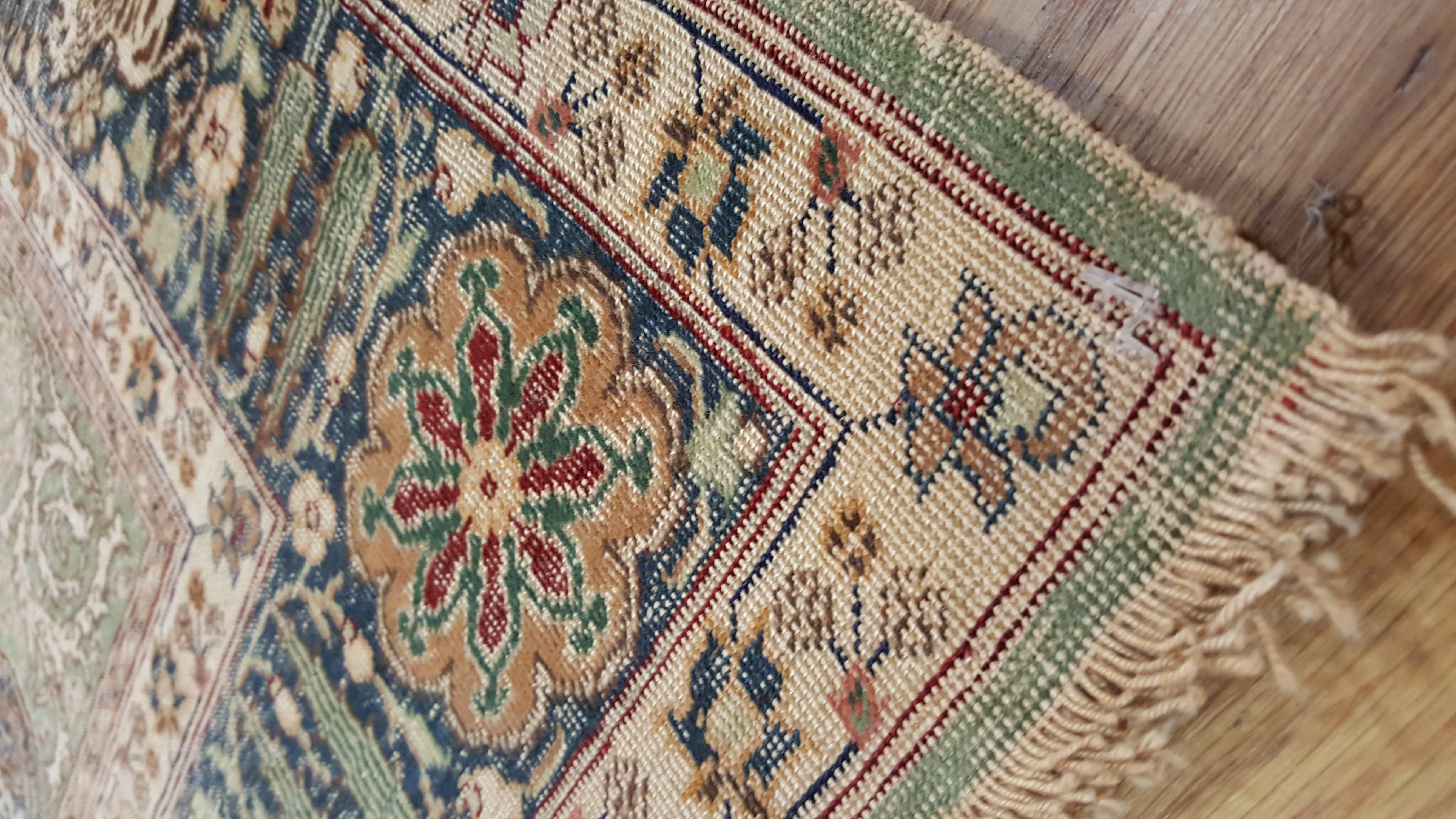 Noué à la main Tapis turc Kaysari en soie vintage, tapis oriental fait à la main, taupe, gris, vert en vente