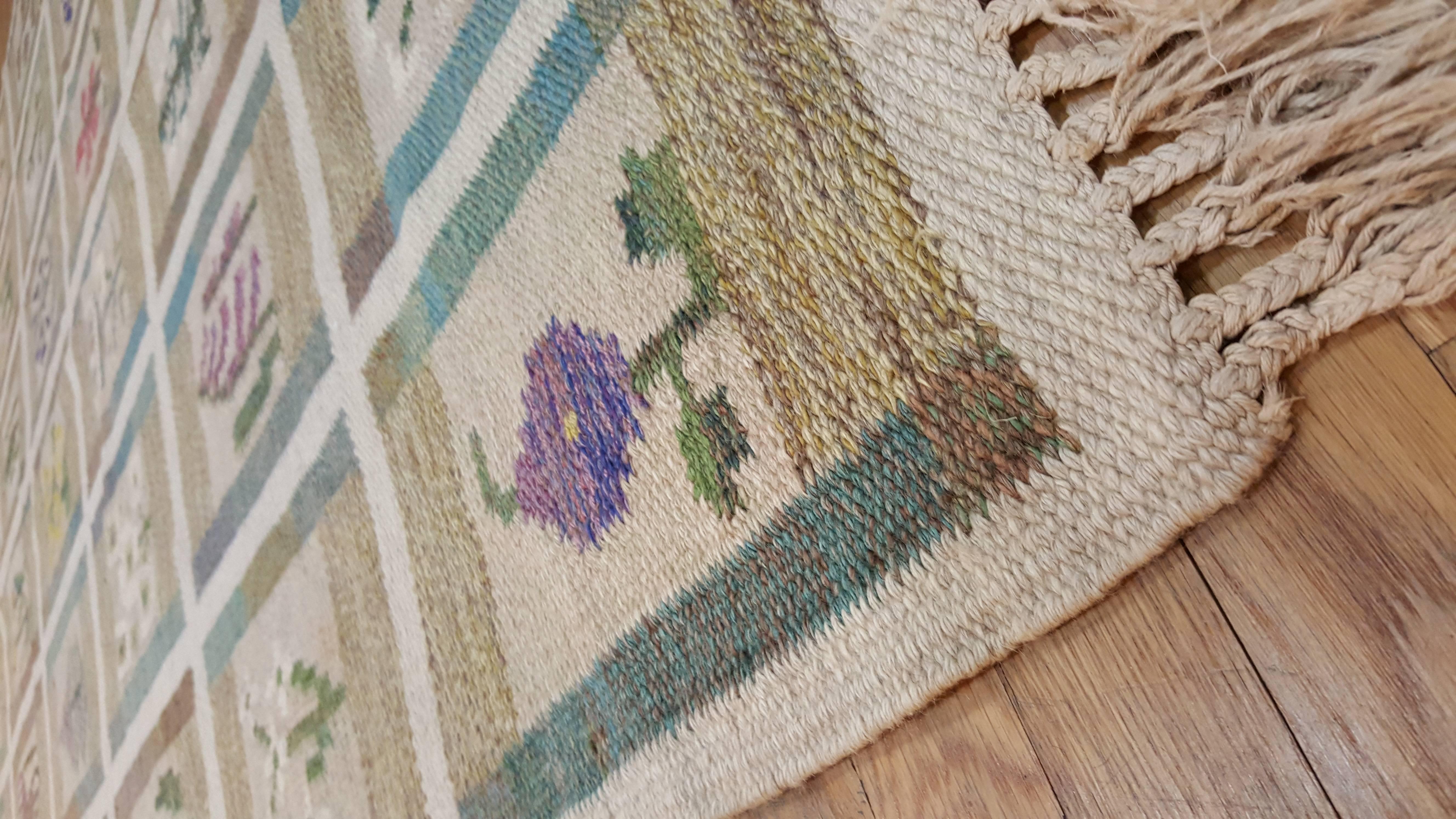 Antique Swedish Kilim In Excellent Condition In Port Washington, NY