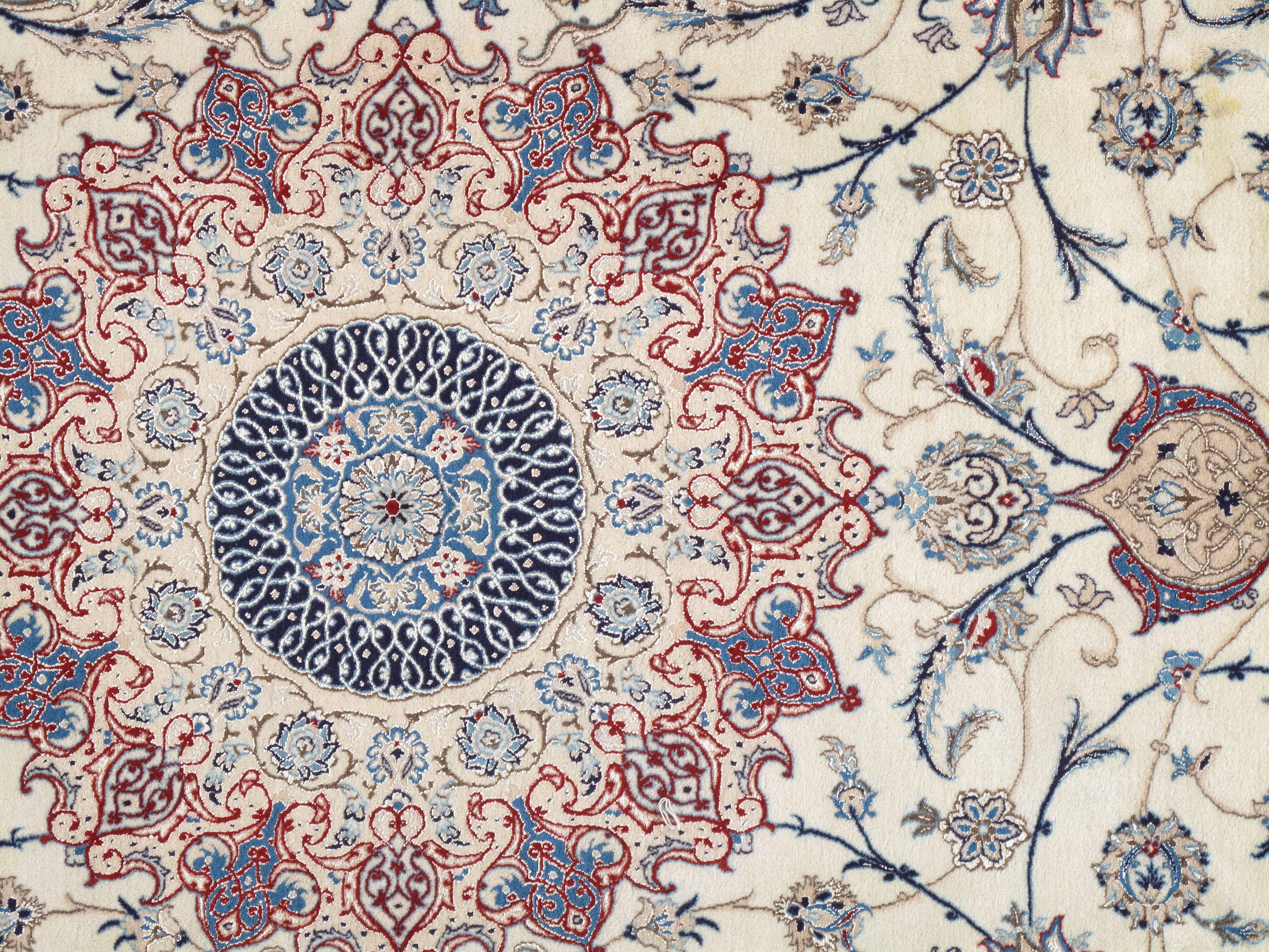 Fine Persian carpet, signed by the Master weaver 