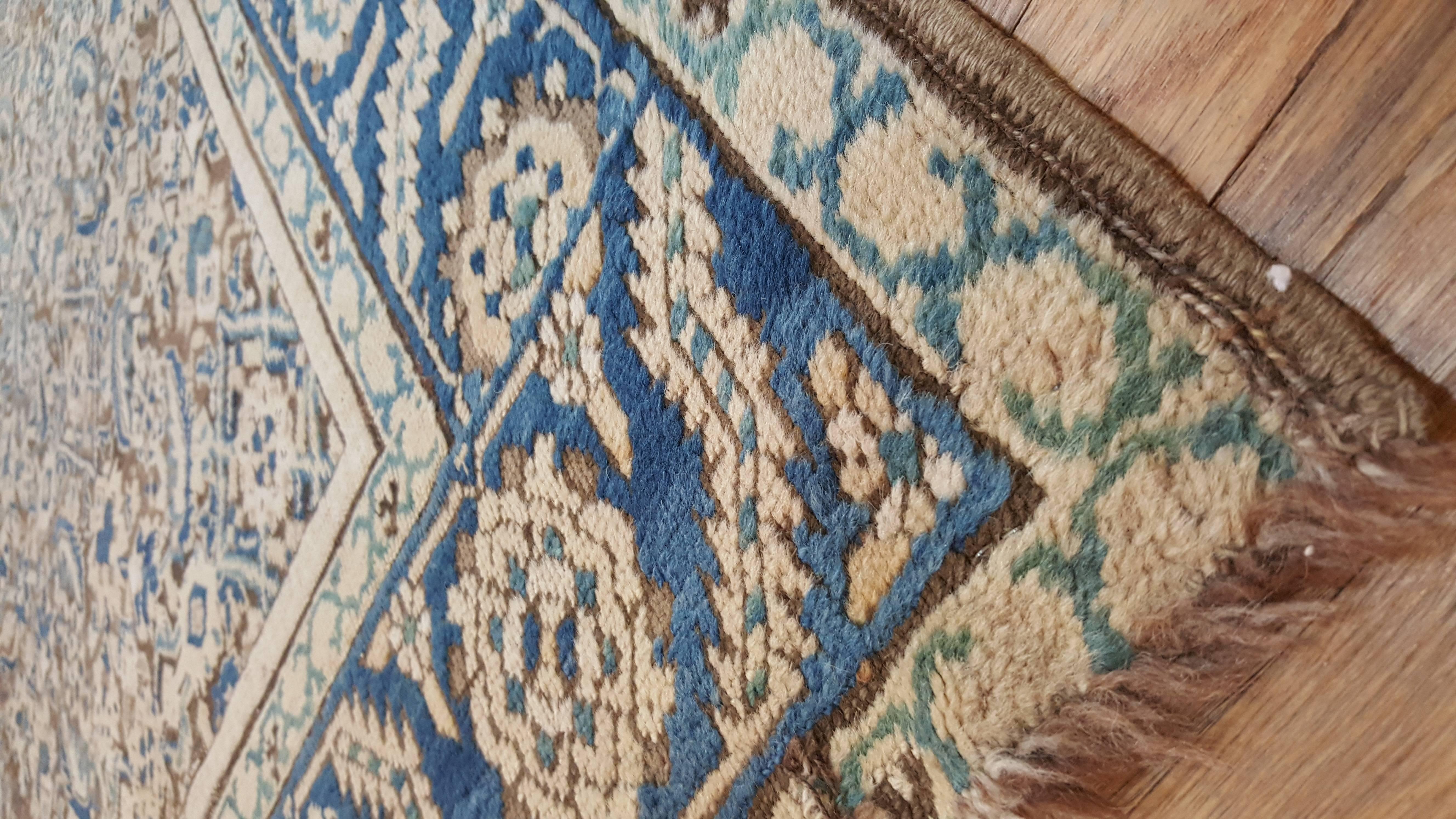 Noué à la main Tapis oriental ancien persan Bakhshaish, taupe fait à la main en vente