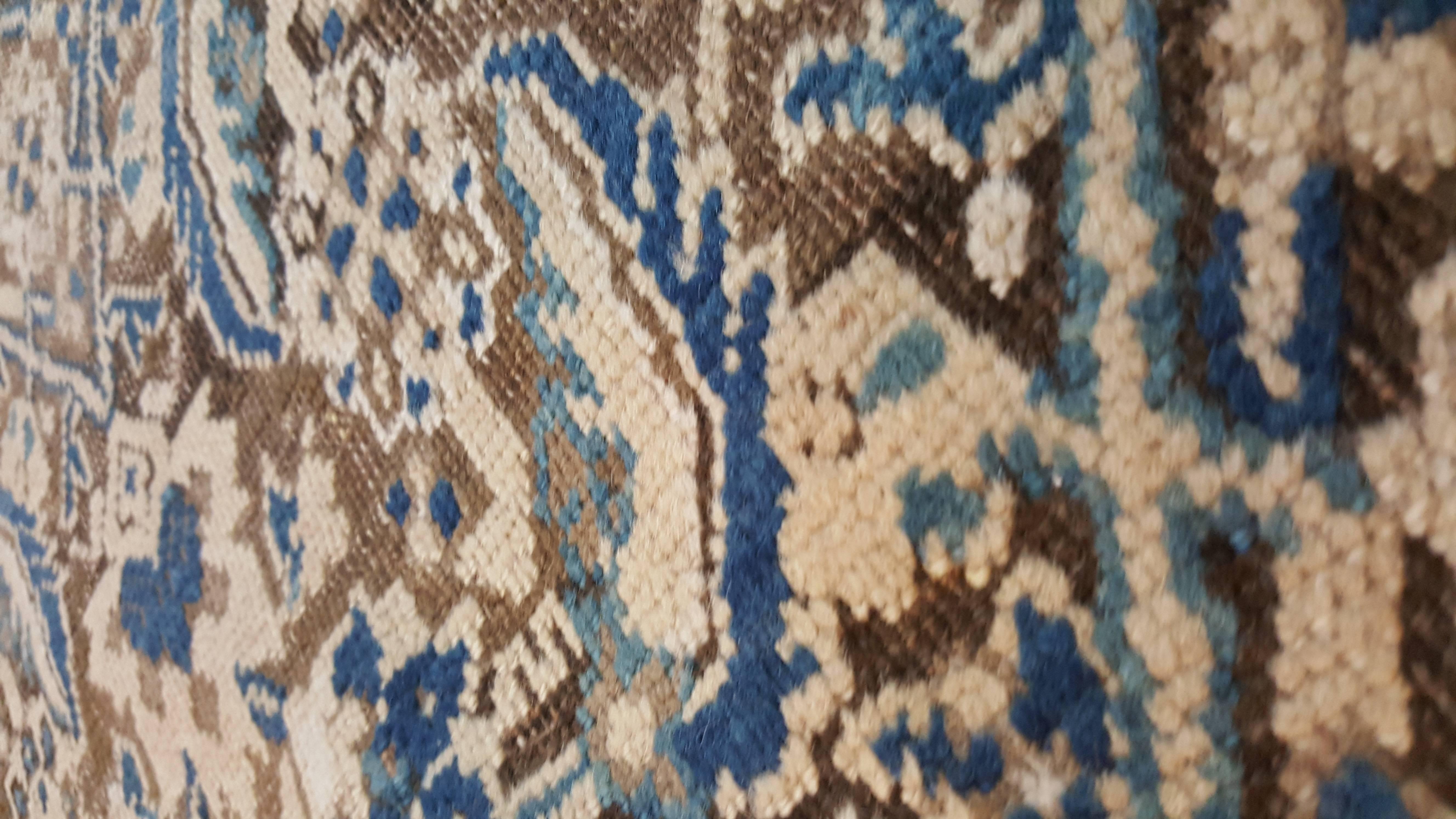Tapis oriental ancien persan Bakhshaish, taupe fait à la main État moyen - En vente à Port Washington, NY