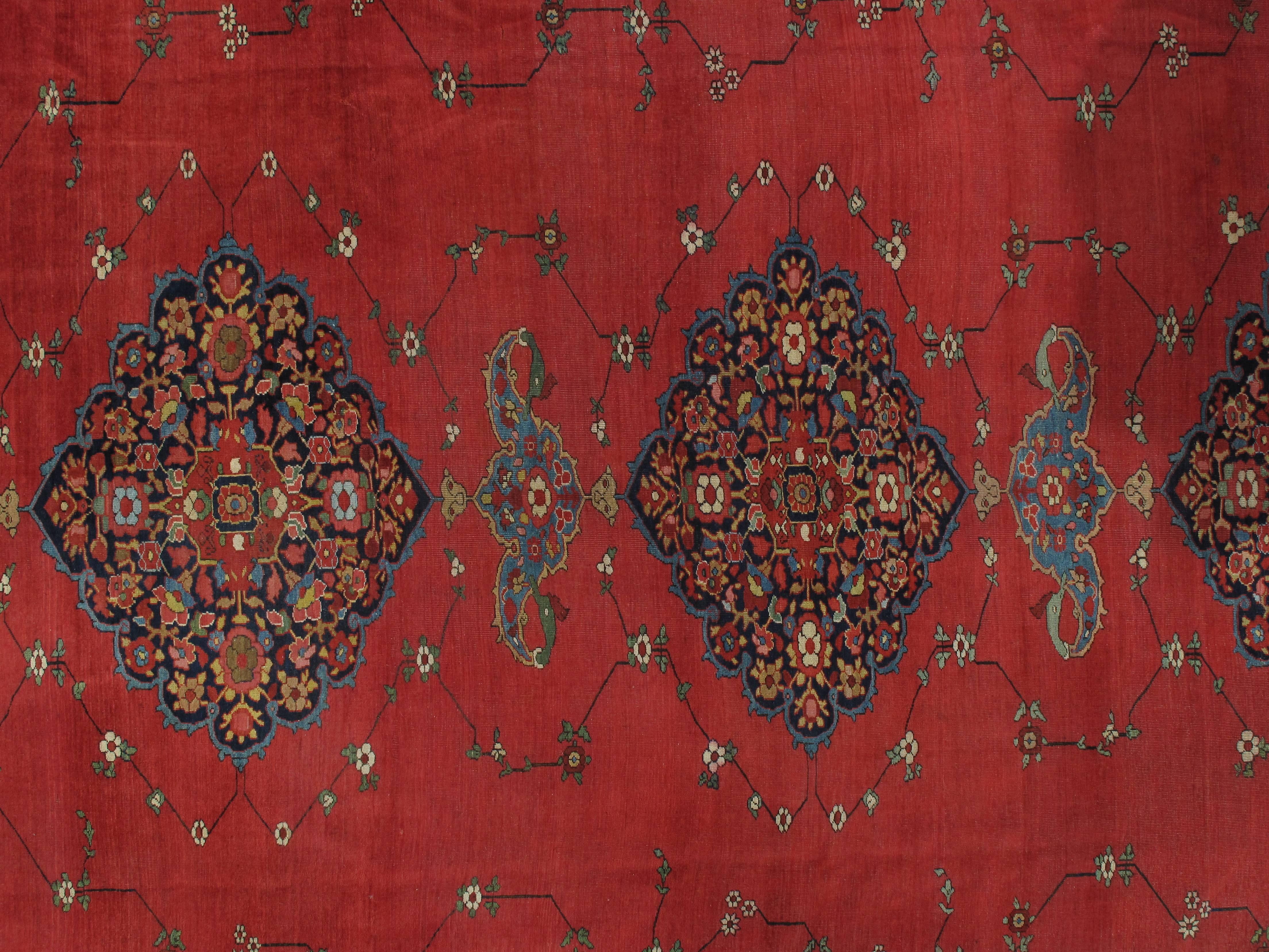 Antiker antiker Farahan Sarouk Teppich, handgefertigter Orientteppich, elfenbeinfarben, marineblau, rot im Zustand „Gut“ im Angebot in Port Washington, NY