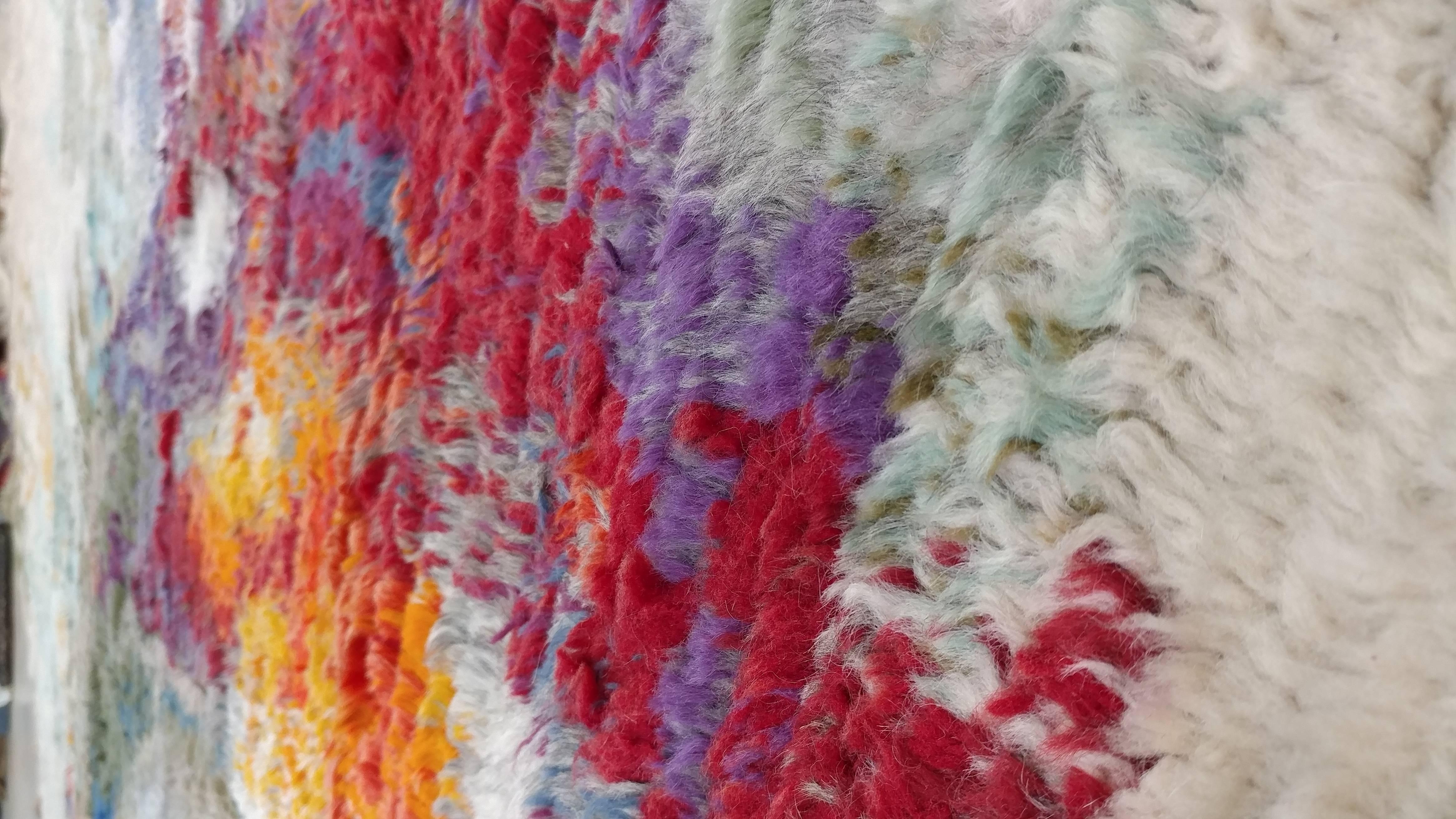 Tapis Rya fait main, tapis de laine multicolore, coloré, vibrant, blanc Bon état - En vente à Port Washington, NY