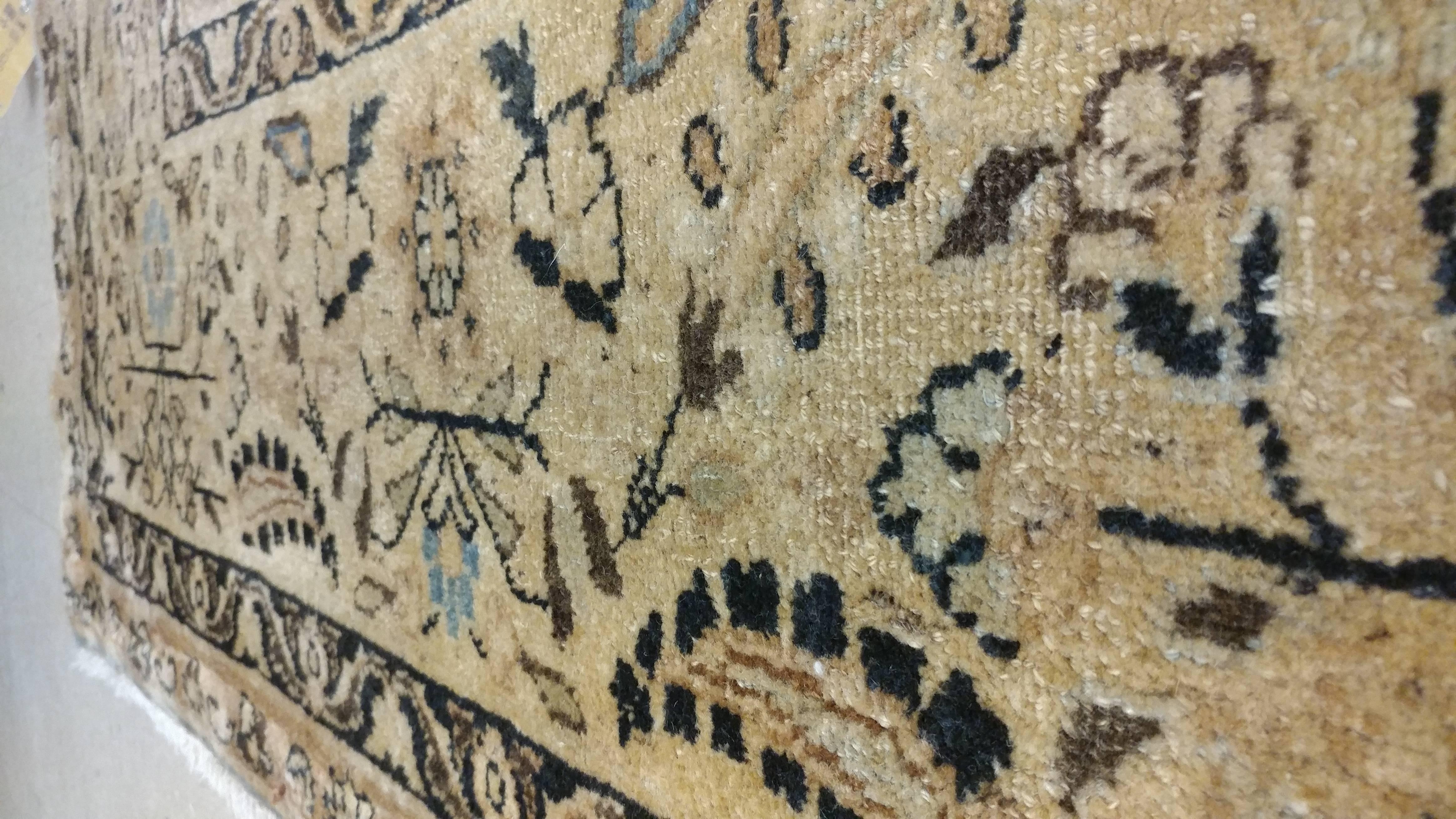 Antiker Khorassan-Teppich, 20. Jahrhundert, persischer handgewebter Teppich, hellblau, beige (Persisch) im Angebot