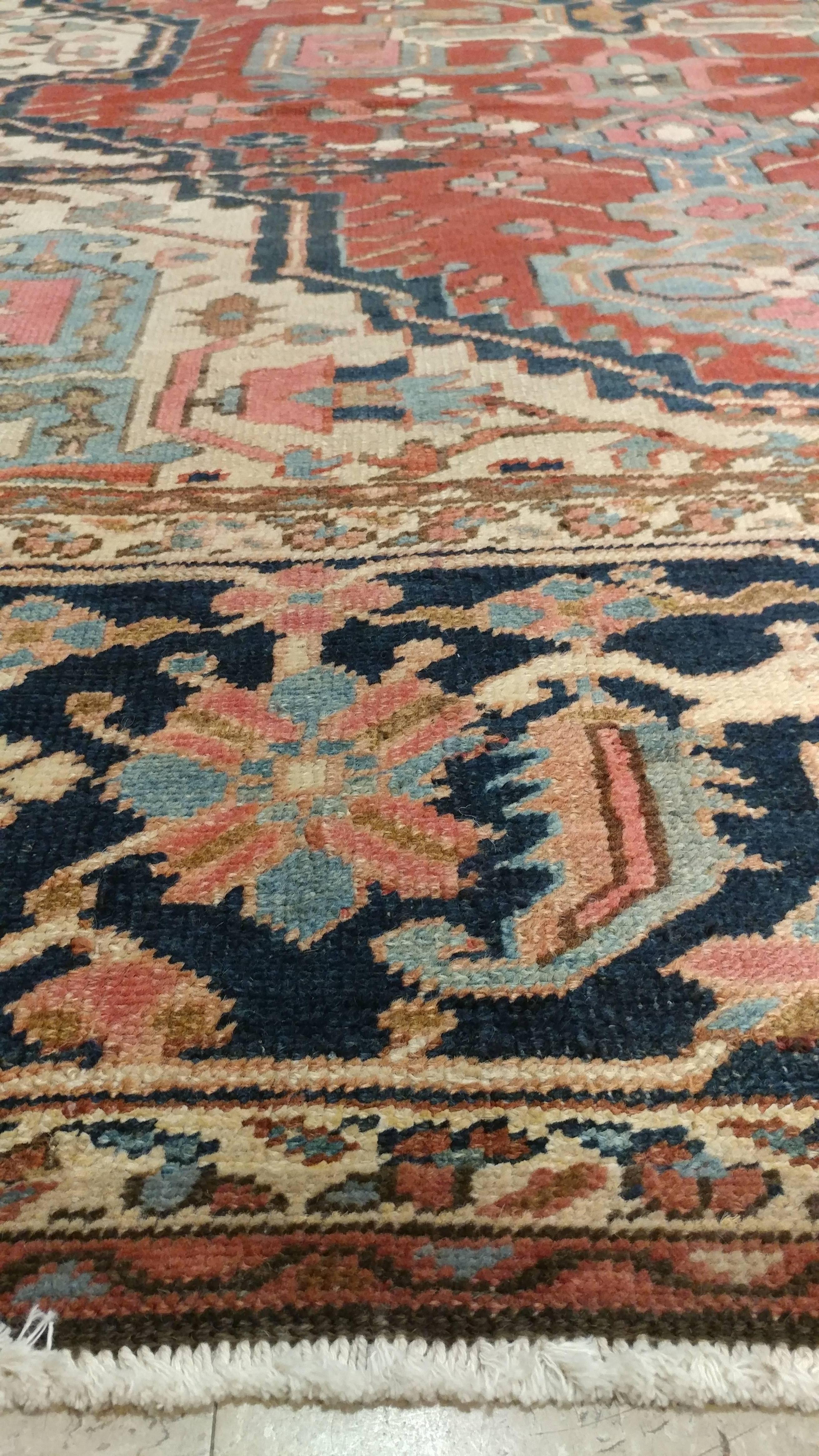 Antique Bakhshaish Carpet, Persian Handmade Rug, Rust, Navy, Ivory, Light Blue In Good Condition In Port Washington, NY