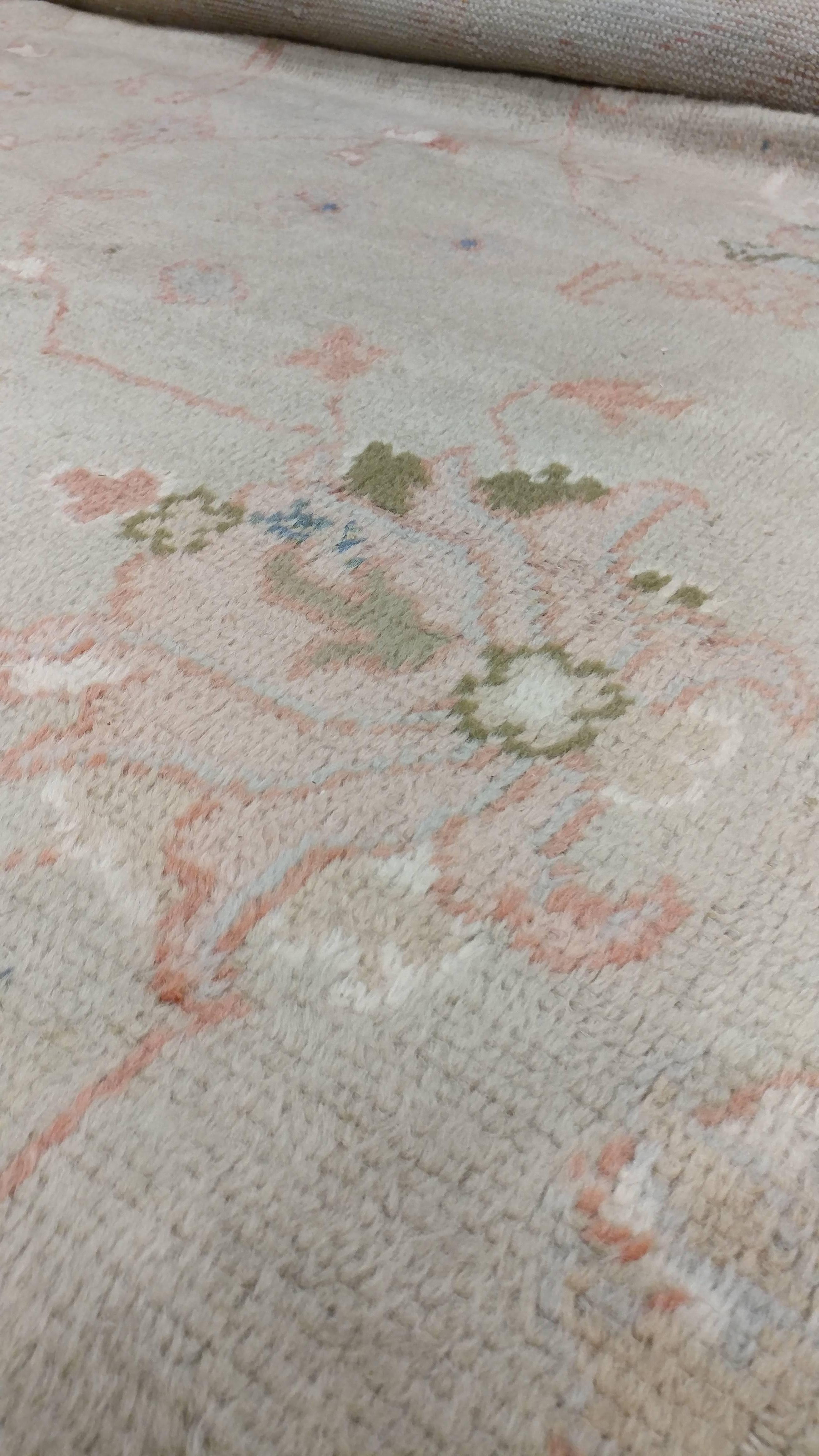 Tappeto antico Oushak, Tappeto turco fatto a mano, Celadon, Beige, Soft Taupe In condizioni buone in vendita a Port Washington, NY