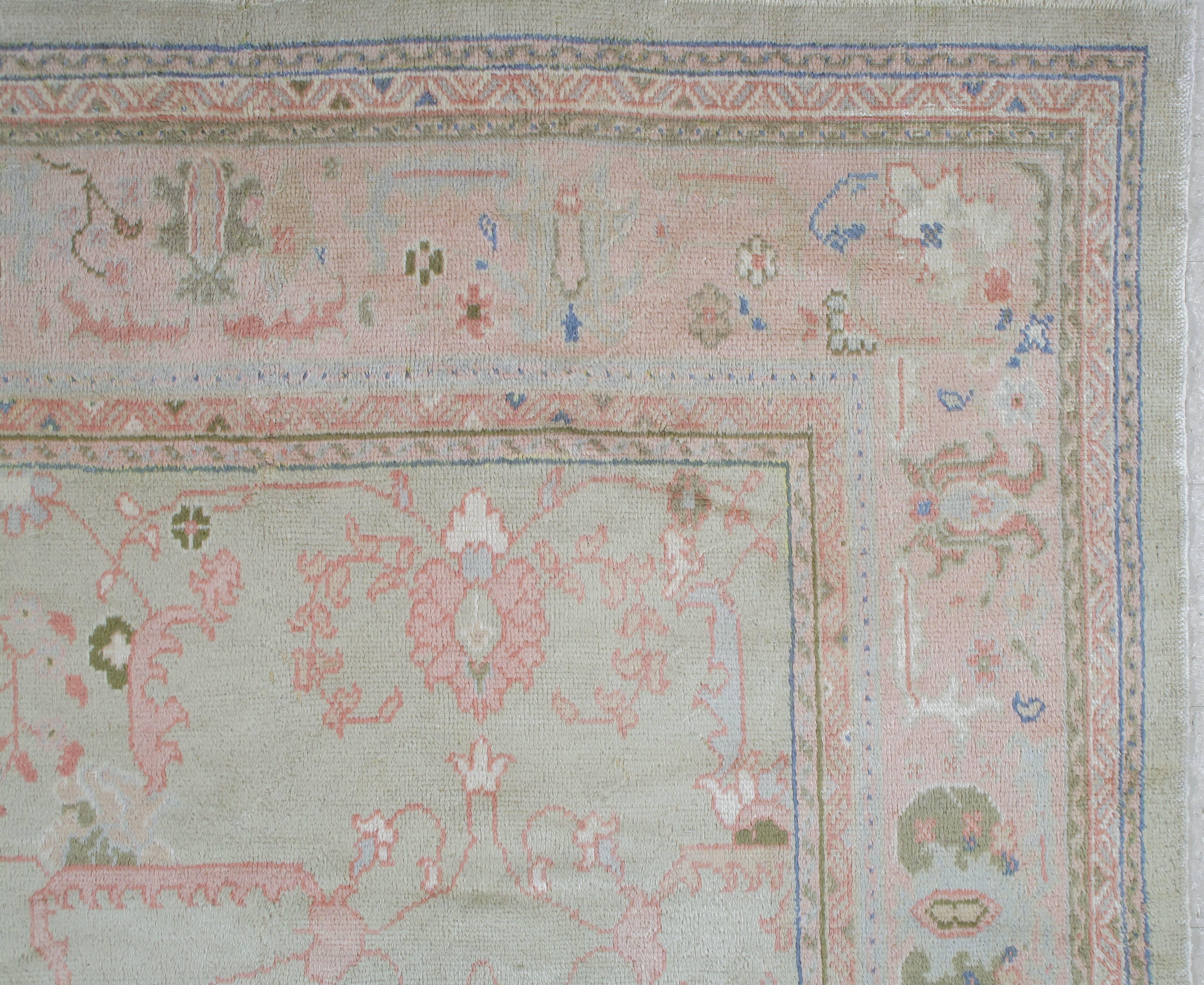Turco Tappeto antico Oushak, Tappeto turco fatto a mano, Celadon, Beige, Soft Taupe in vendita