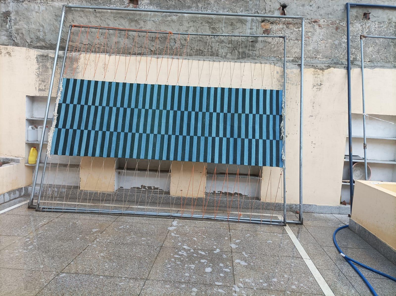 Runner a trama piatta in cotone fatto a mano, 4x12 Greene & Greene, blu a strisce indiano Dhurrie in vendita 4