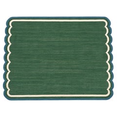 Handgefertigter flachgewebter Baumwollteppich, 8 x 10, grün, blau, indischer Dhurrie mit Wellenrand