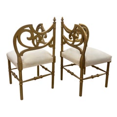 Coppia di poltrone angolari in legno dorato in stile Art Nouveau francese, anni ’00