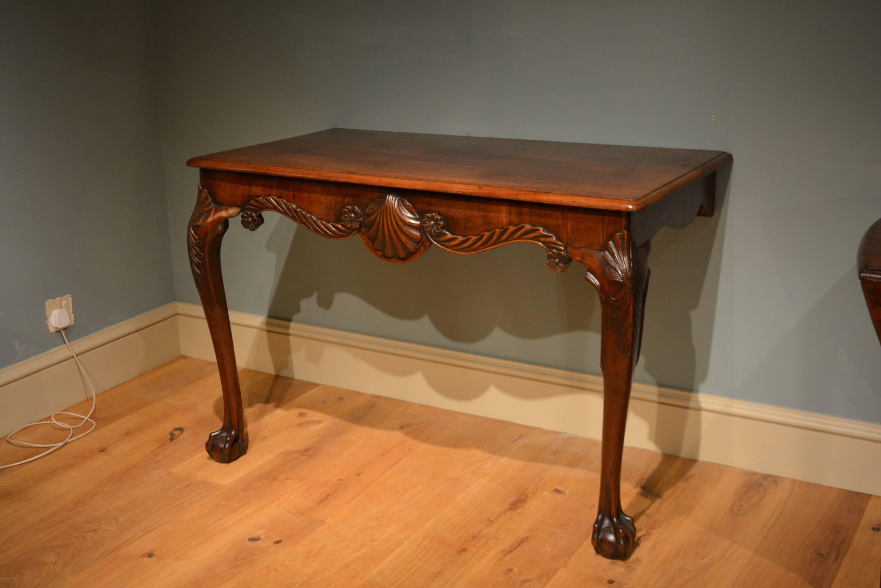 18th Century Pair of Mahogany Console Tables In Good Condition For Sale In Salisbury Wiltshire, GB