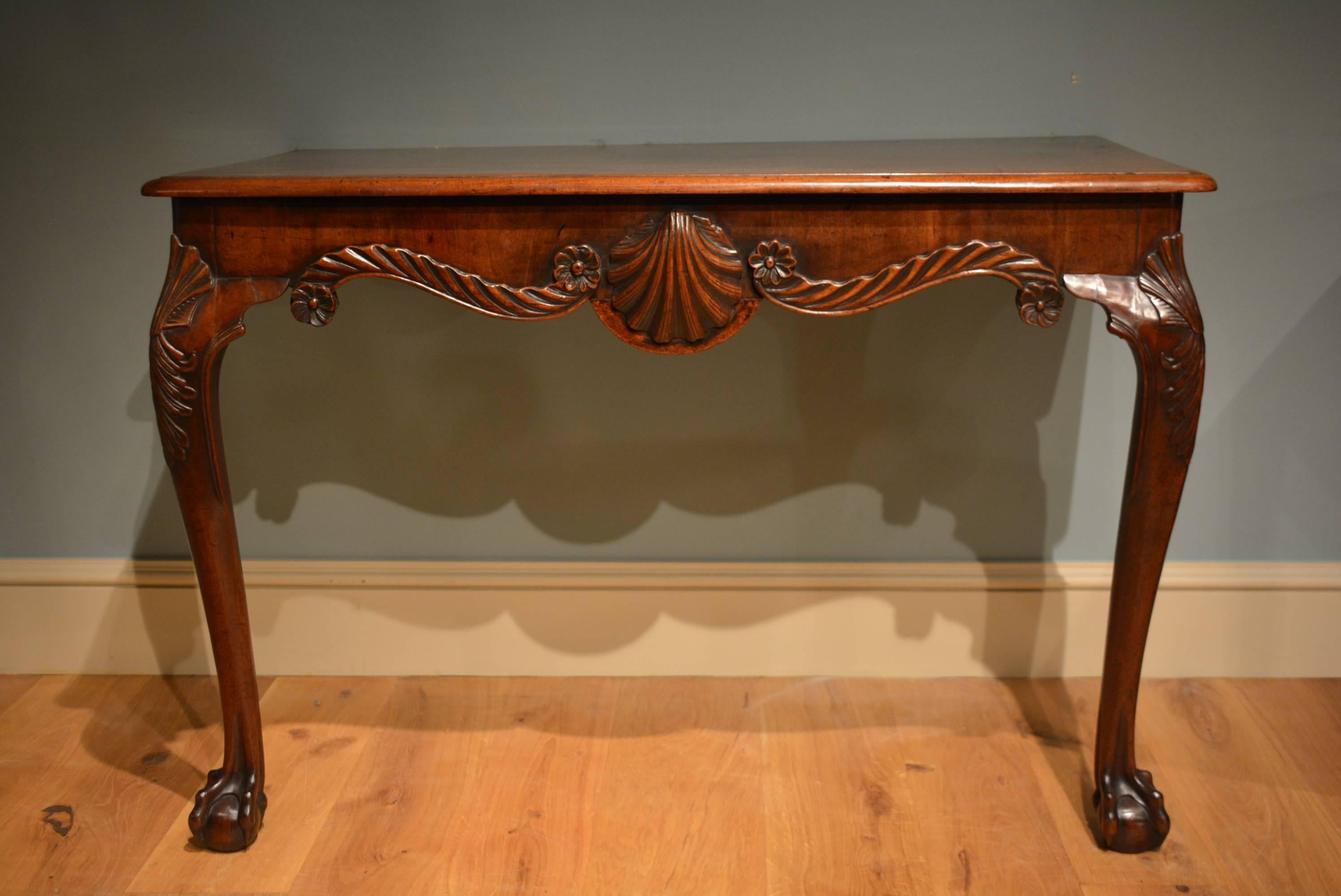 Irish 18th Century Pair of Mahogany Console Tables For Sale