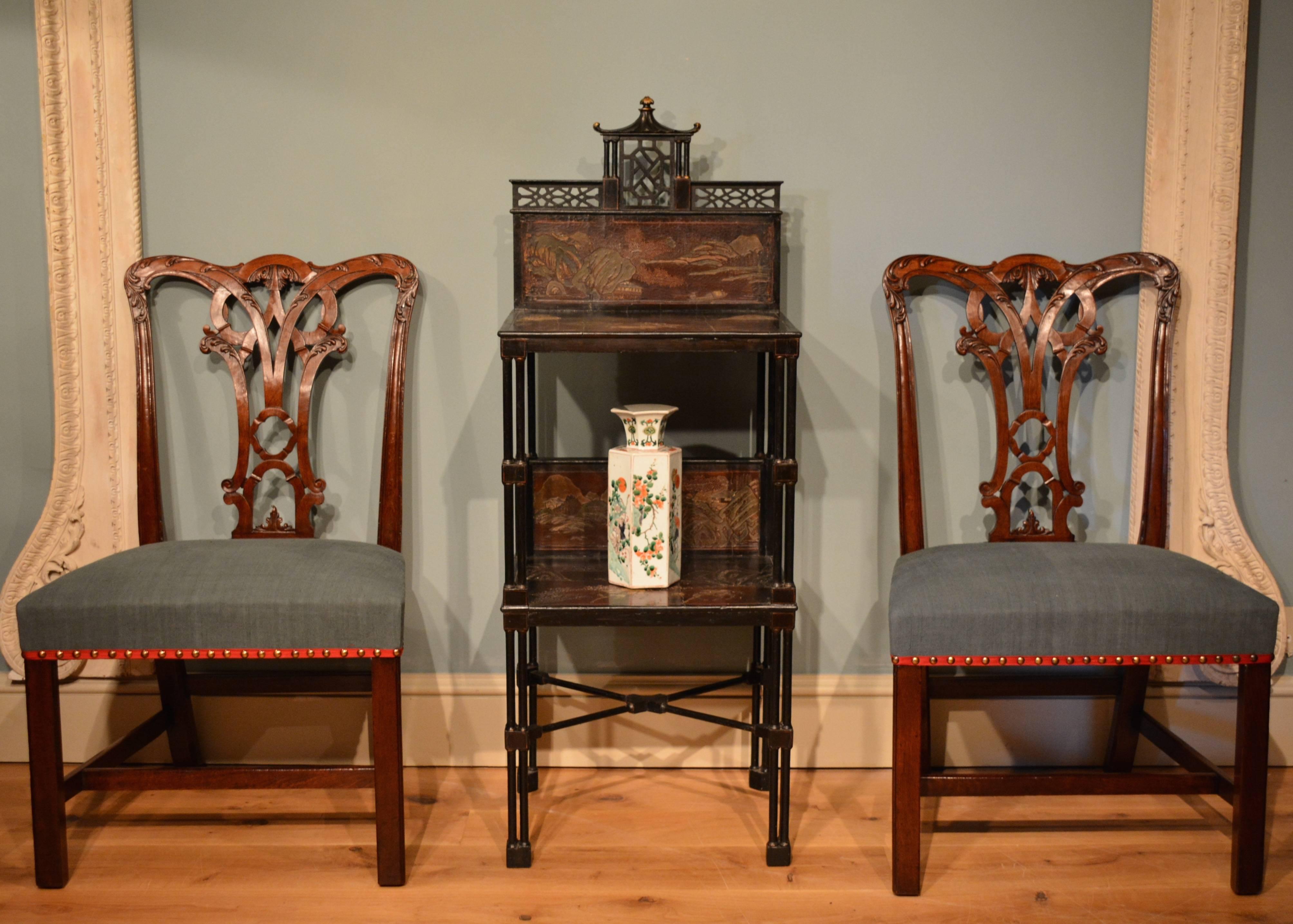 18th Century Chippendale Period Japanned Etagere or stand In Good Condition In Salisbury Wiltshire, GB