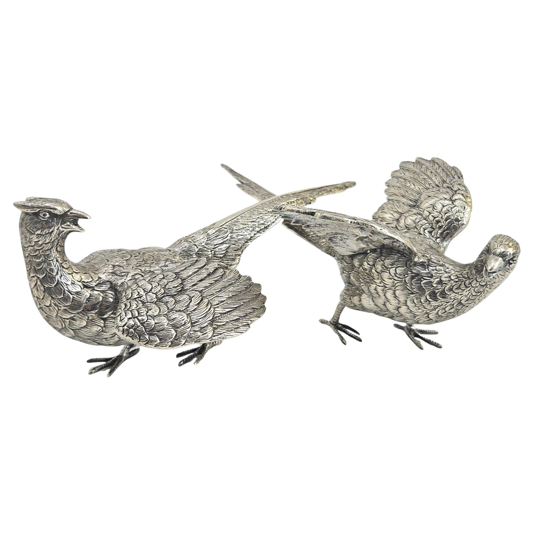 Coppia di sculture da tavolo con fagiani in argento, Europa, XX secolo