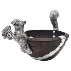 Ciotola in Wood del XVIII secolo in stile coloniale spagnolo con montatura a scoiattolo placcata in argento, 1950