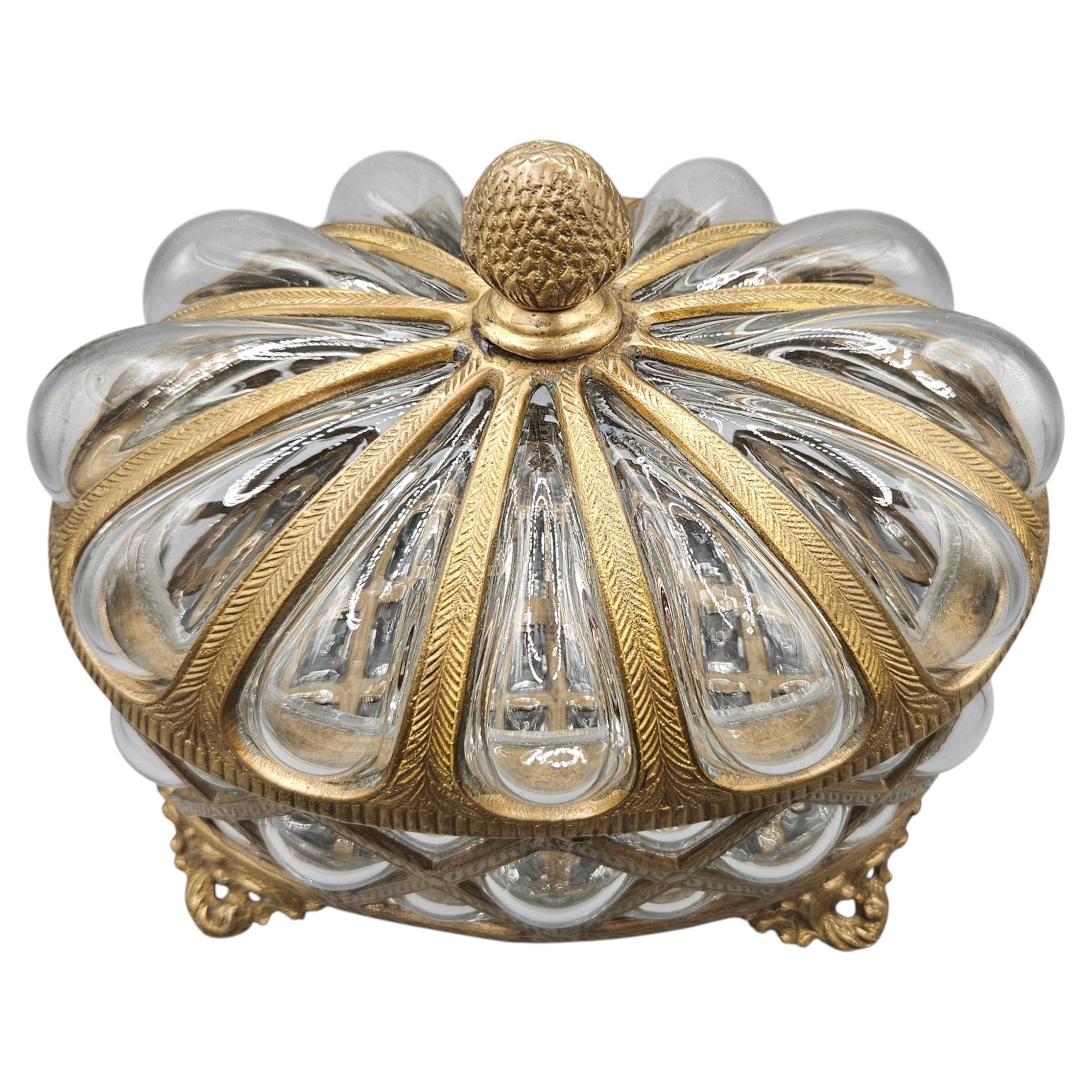 What is an apothecary box?