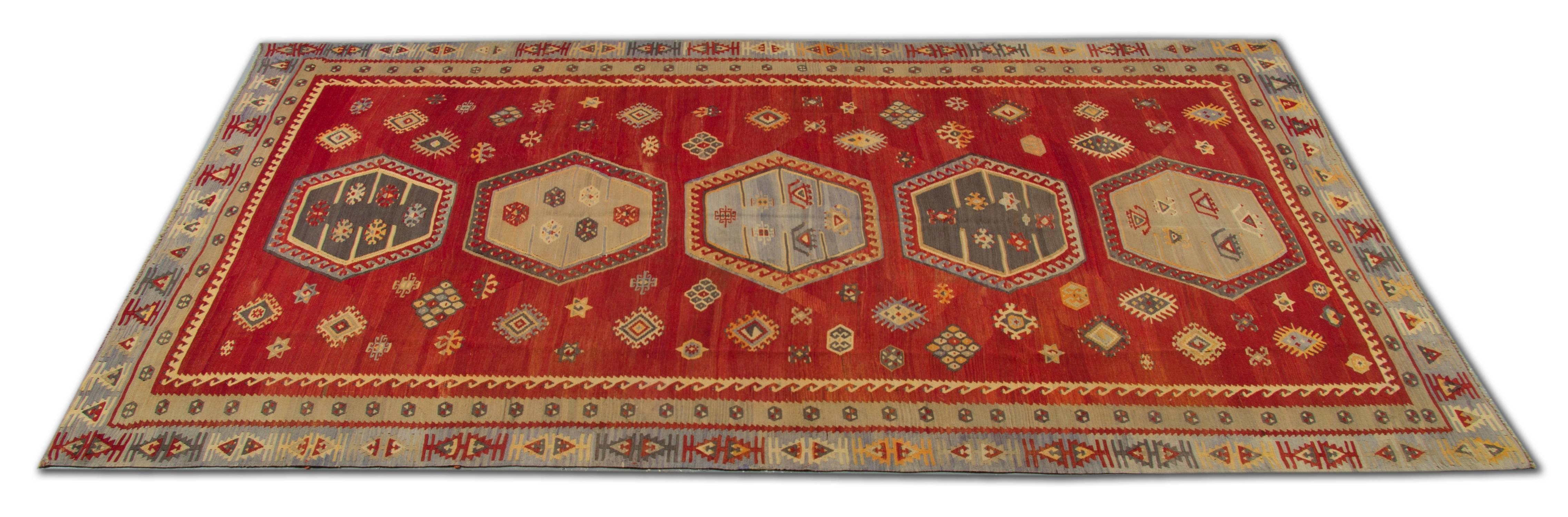 The handmade carpet Sarkisla Kilim rugs are one of the most decorative rugs, Turkish Kilim can be an additional element of design to one's home decor. Most Kilims can always be in harmony with the interior and will be complementary with art and