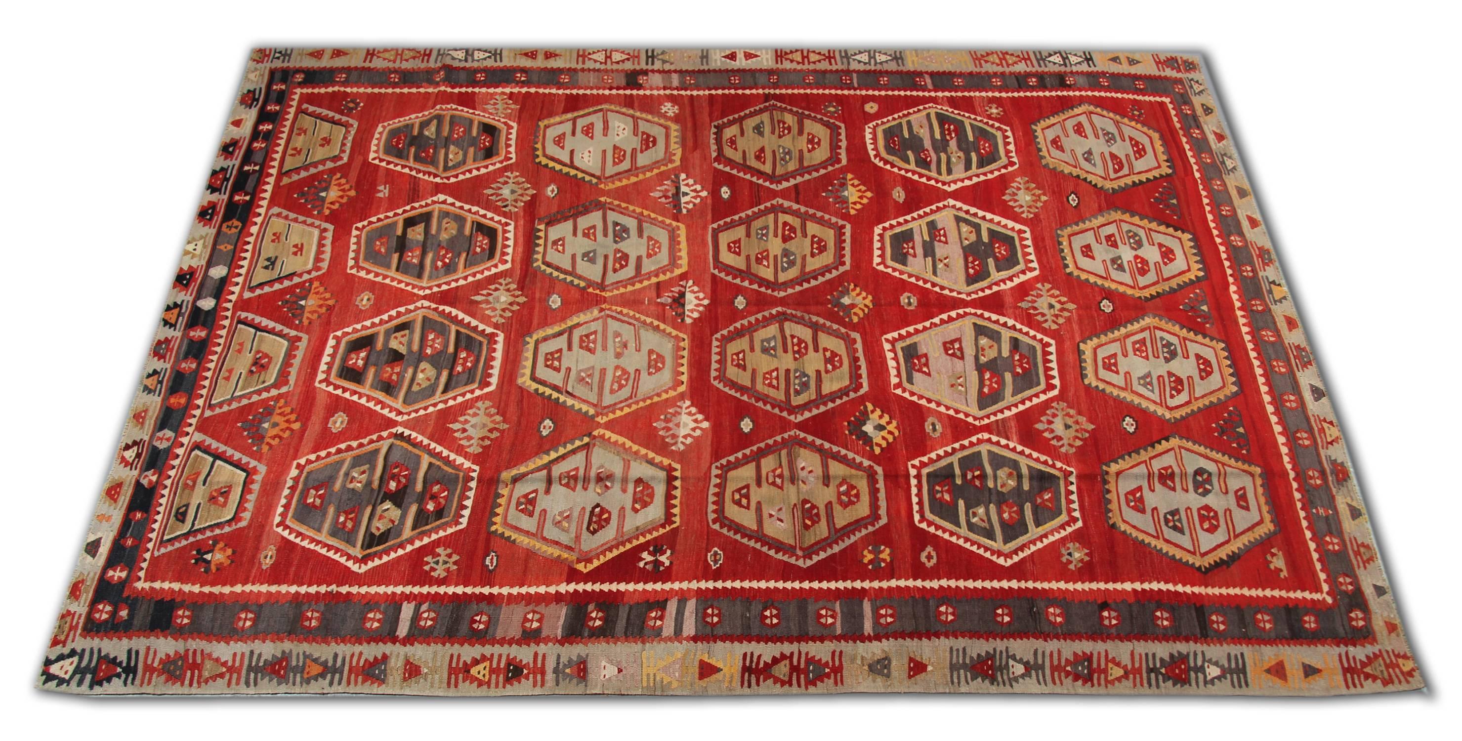 Sarkisla Kilims are handmade carpet from Sivas and are, on the whole, loosely woven in slit weave and generally of a coarse texture. The Sarkilsa Kilim rugs are one of the most decorative rugs, Turkish Kilim can be an additional element of oriental