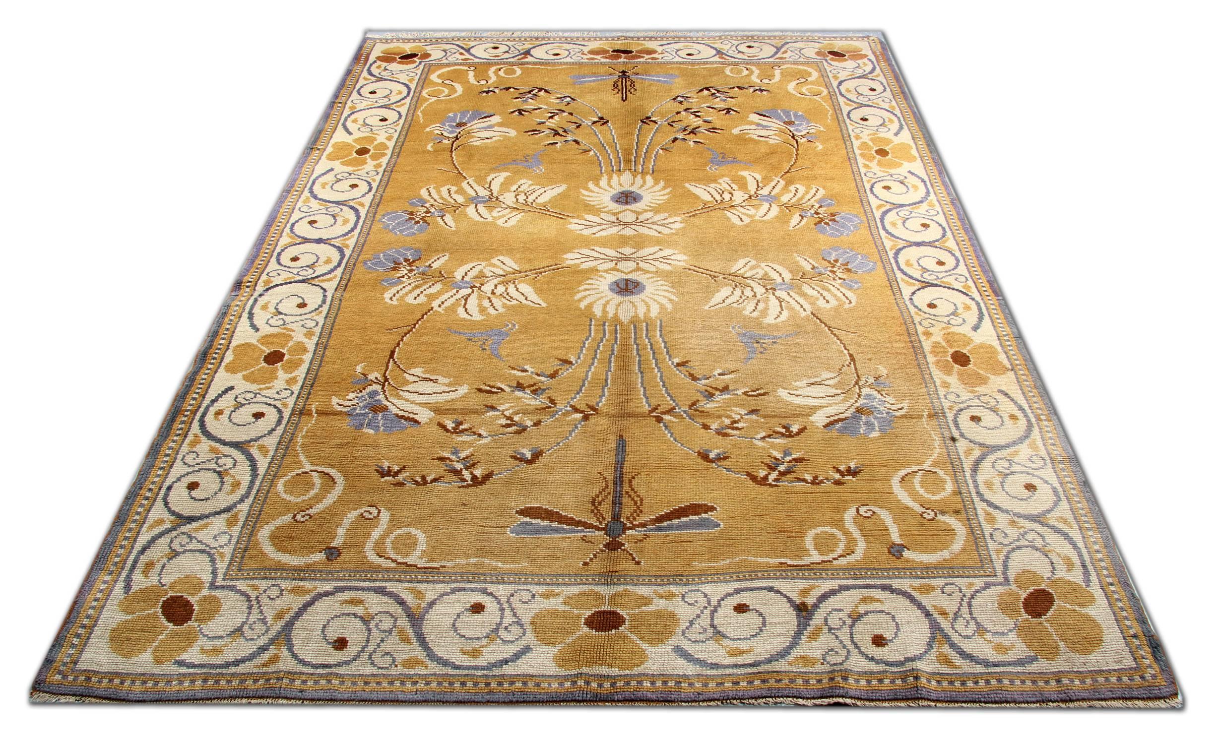 The handmade carpet Art and Crafts movement grew out of the wool rugs design revolution spawned by English artist like William Morris. In Ireland, this movement gradually focuses on native Celtic traditions from the Middle Ages and eventually