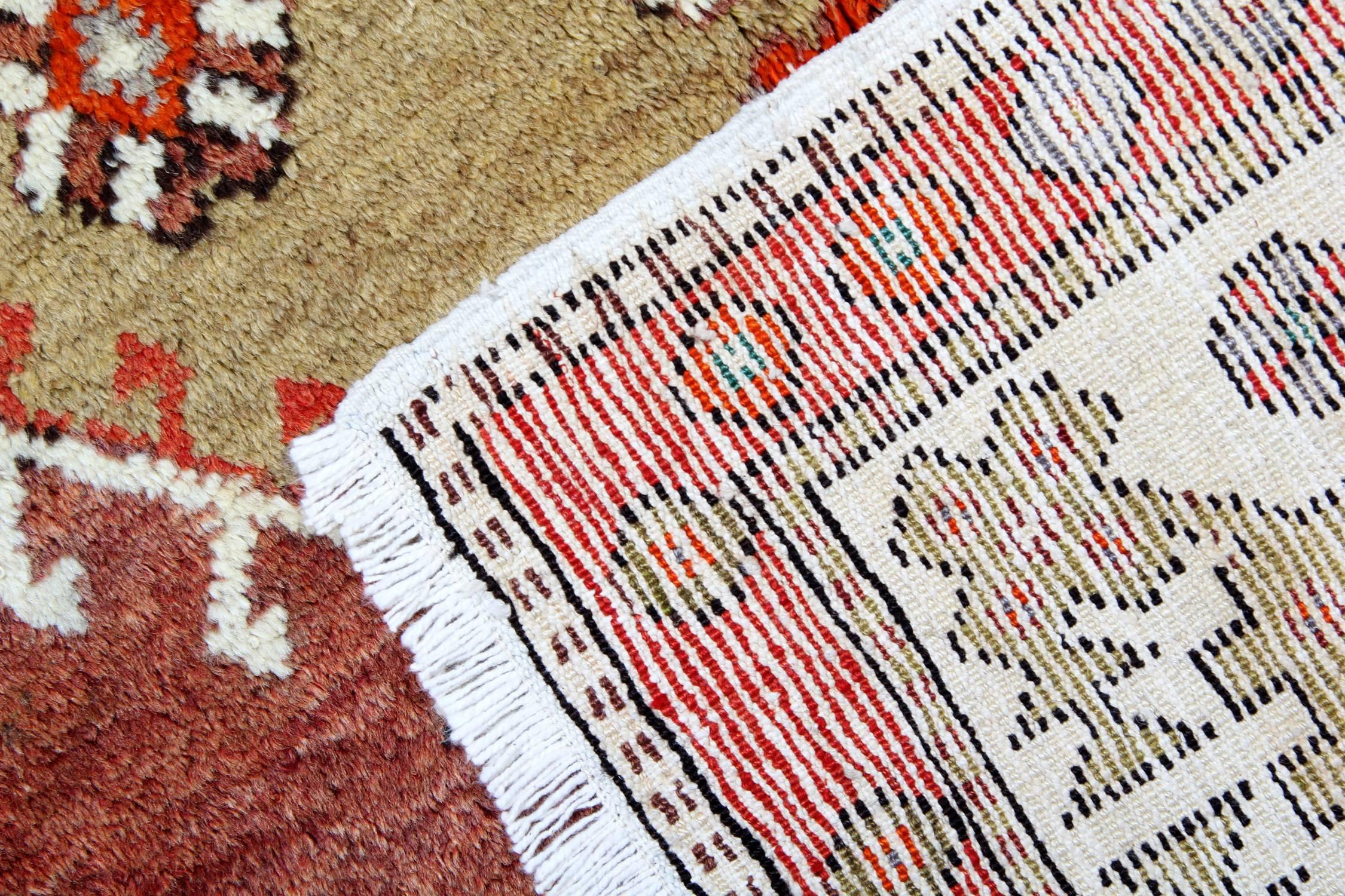 Handgefertigter Teppich Antiker Teppich, Türkischer Teppich, Orientteppich aus Wolle, Strickteppich (Oushak) im Angebot