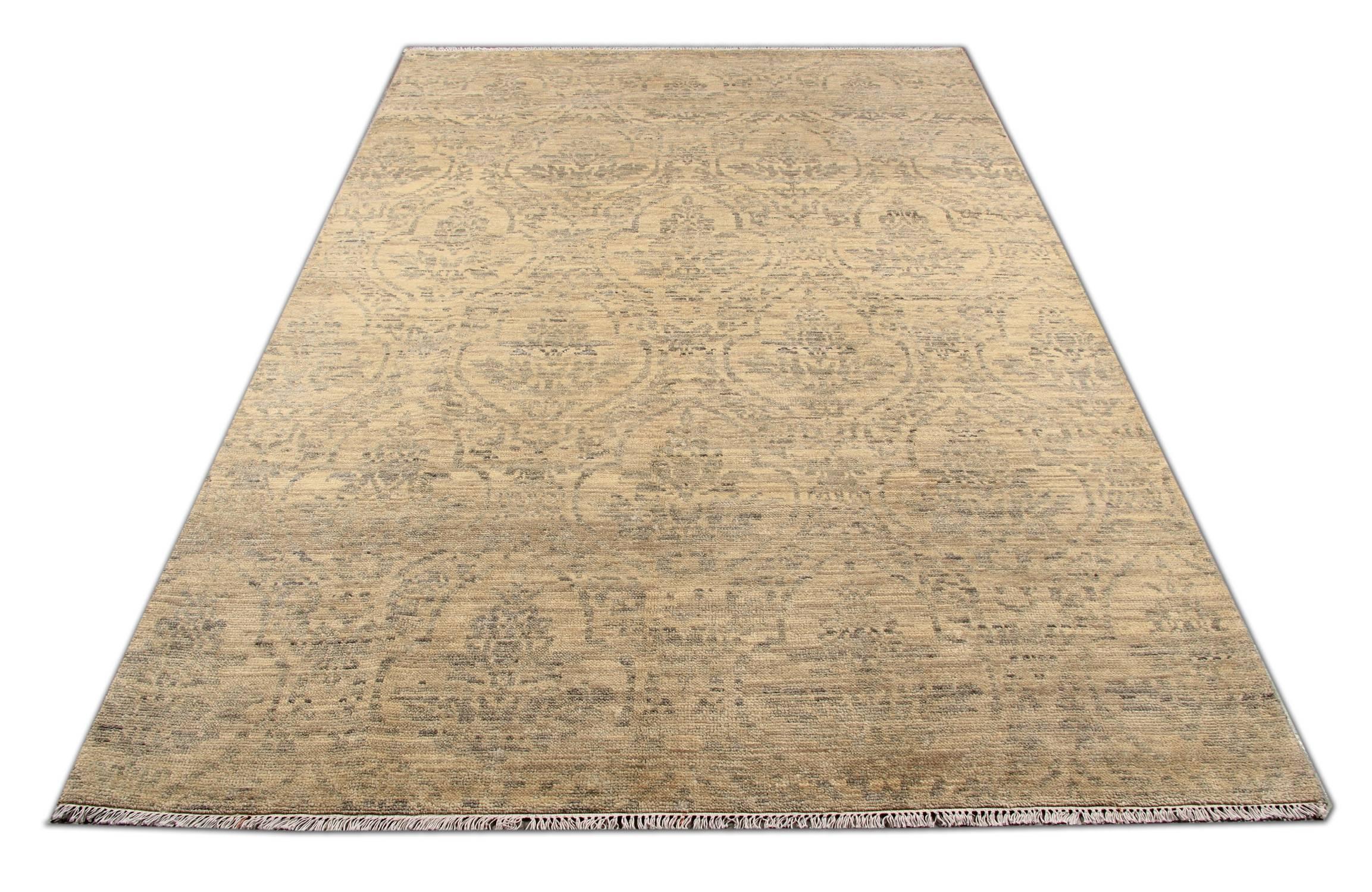 Oriental Rug with rich colours and abstract elements, this handwoven rug gives a subtle contemporary appearance. This golden grey rug is featuring a beautiful ivory palette of colors. This floral rug has an all-over design and grounded in stylish