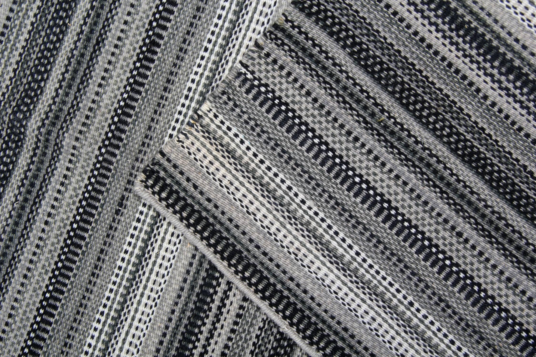 Alfombra moderna a rayas Kilim azul Alfombra transicional de tejido plano Kilim gris Indio en venta