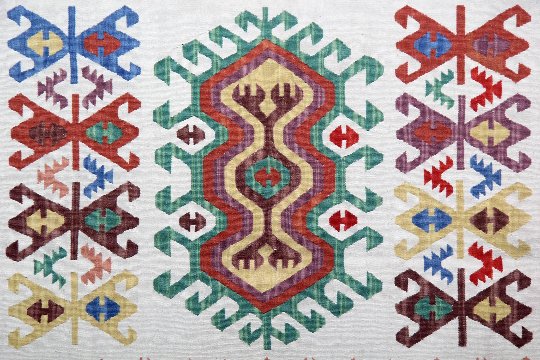 Modern Handmade Carpet Tribal Kilim Rug Geometric Green Cream Area Rug For Sale