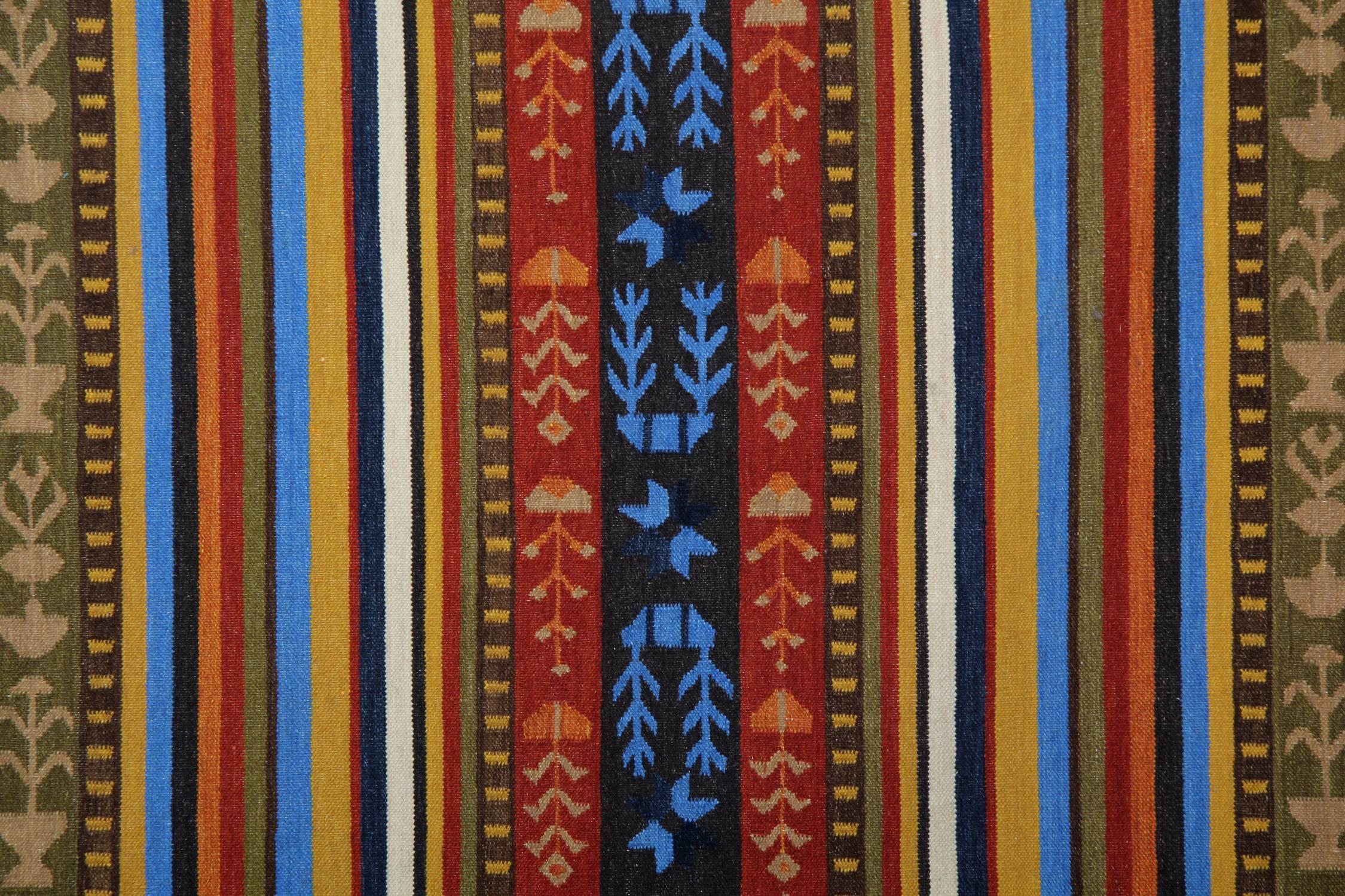 Moderne Tapis Kilim moderne à rayures, tapis géométrique fait à la main Tapis Kilim en vente