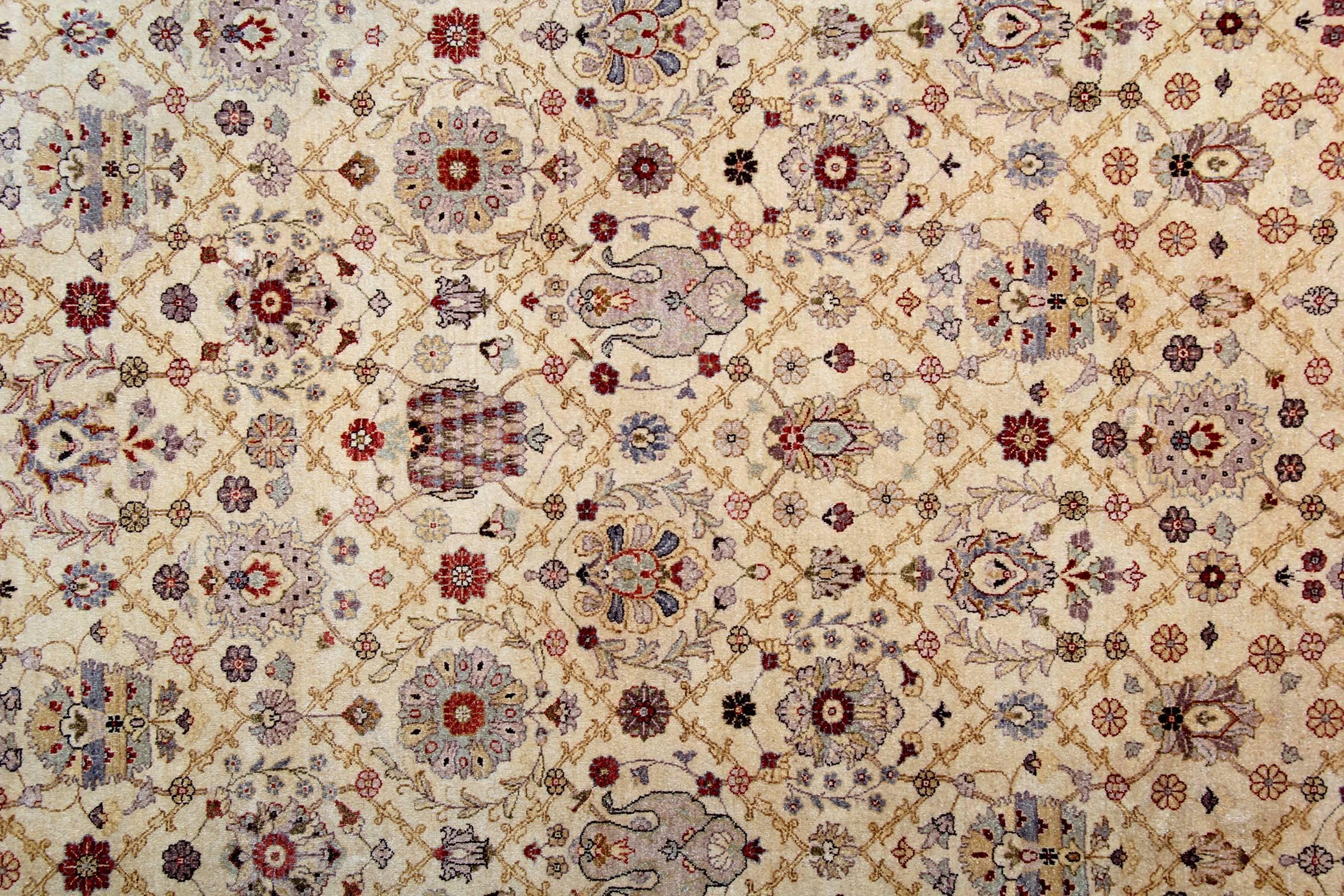 Handgefertigter orientalischer Teppich mit Blumen als Wohnzimmerteppiche im Angebot (Afghanisch) im Angebot