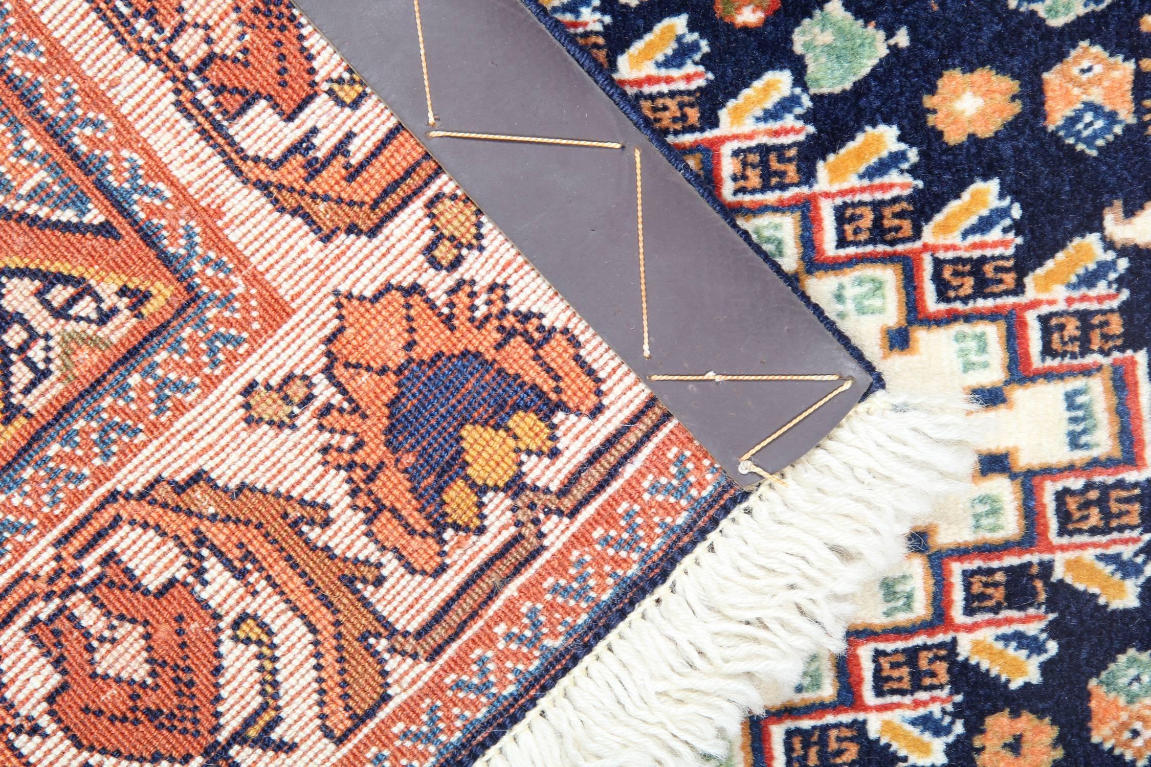 handgefertigter rustikaler Teppich, geometrisch, Vintage (Aserbaidschanisch) im Angebot