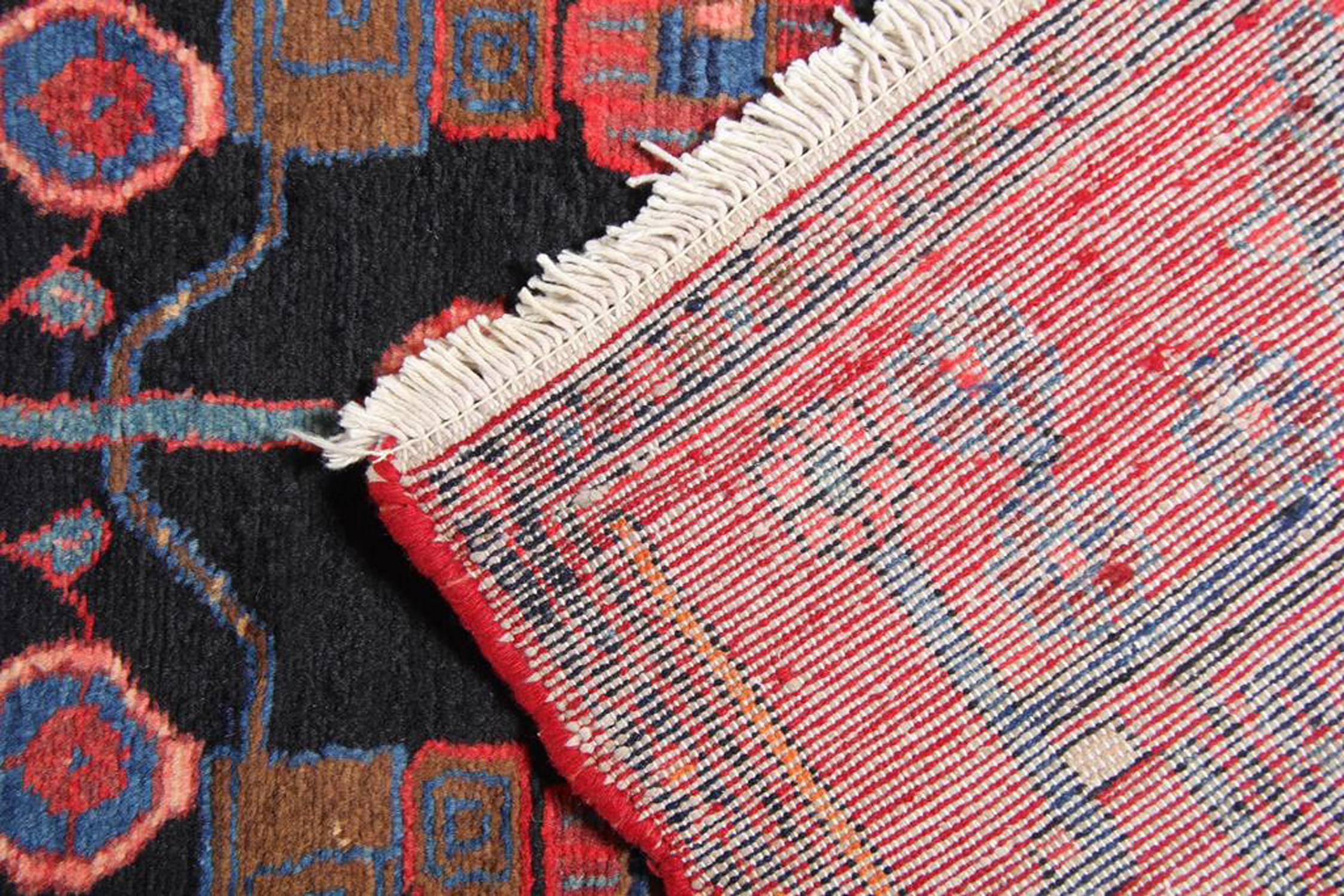 Orientalischer Orient-Läufer, handgefertigter geometrischer Stammes-Teppich aus Wolle (Pflanzlich gefärbt) im Angebot