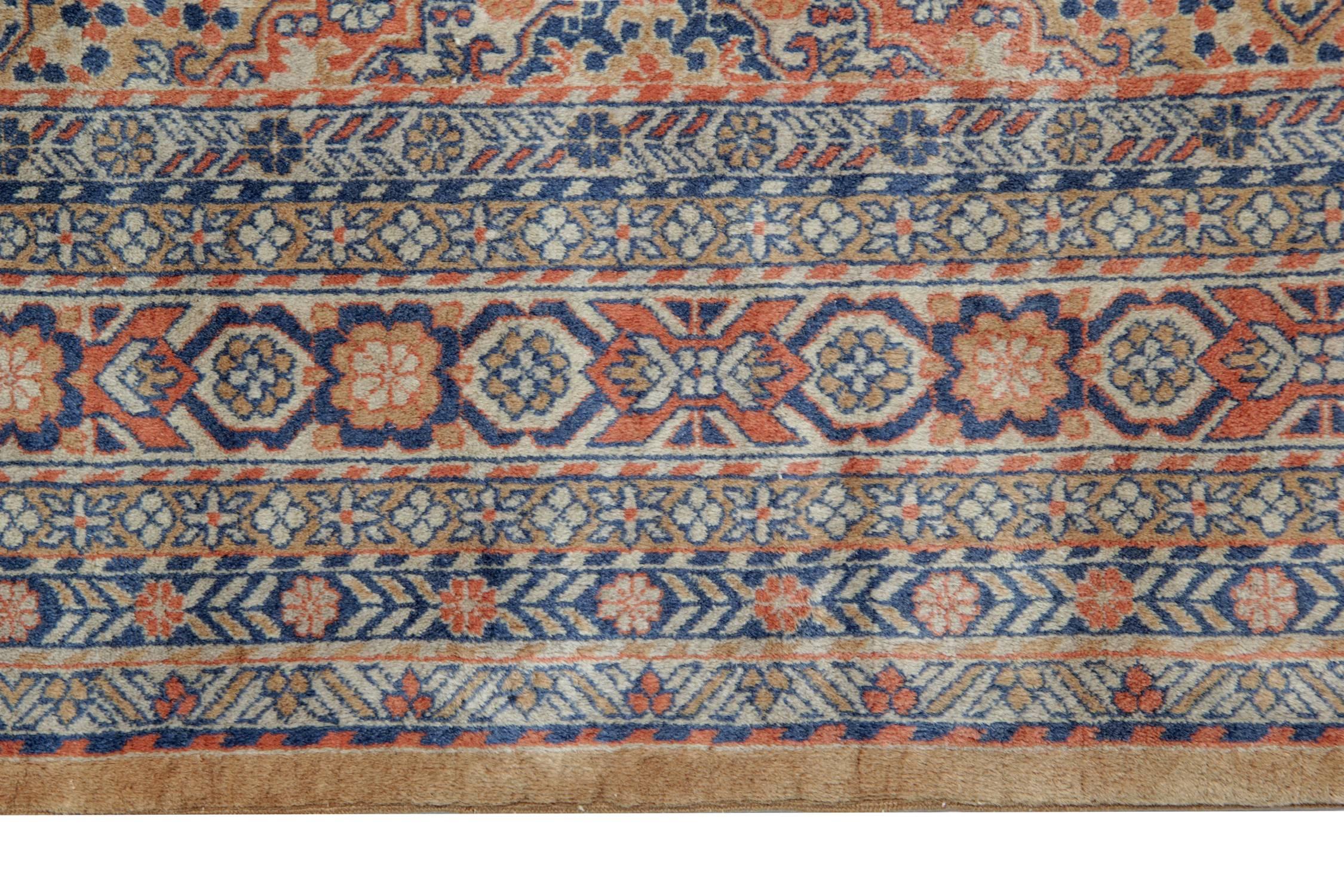 Geometrische Teppiche mit traditionellem Design, brauner Teppich, antiker Teppich aus Indien  (Indisch) im Angebot