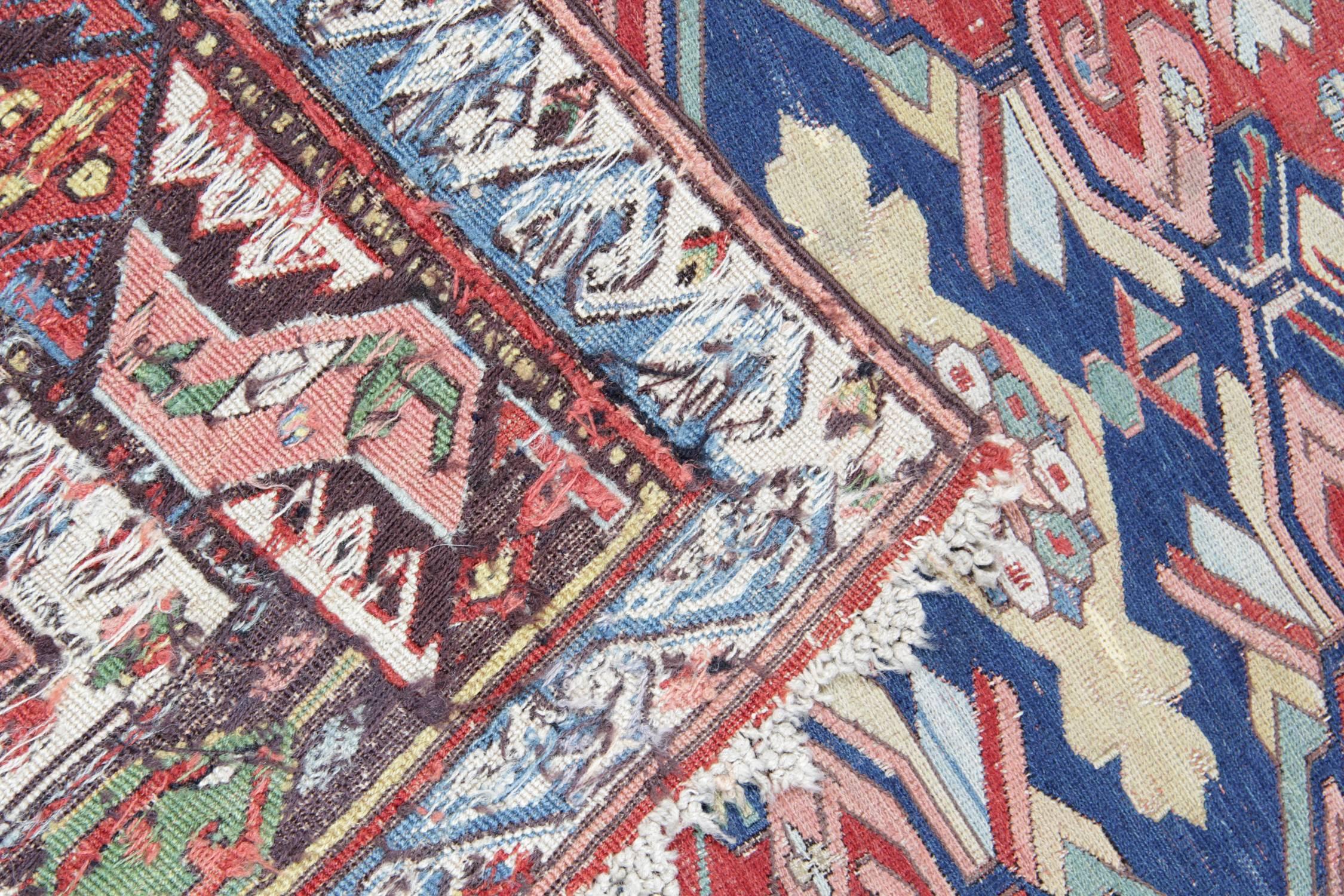 Seltener Flachgewebe-Teppich Soumak aus Kaukasien, antik (Aserbaidschanisch) im Angebot