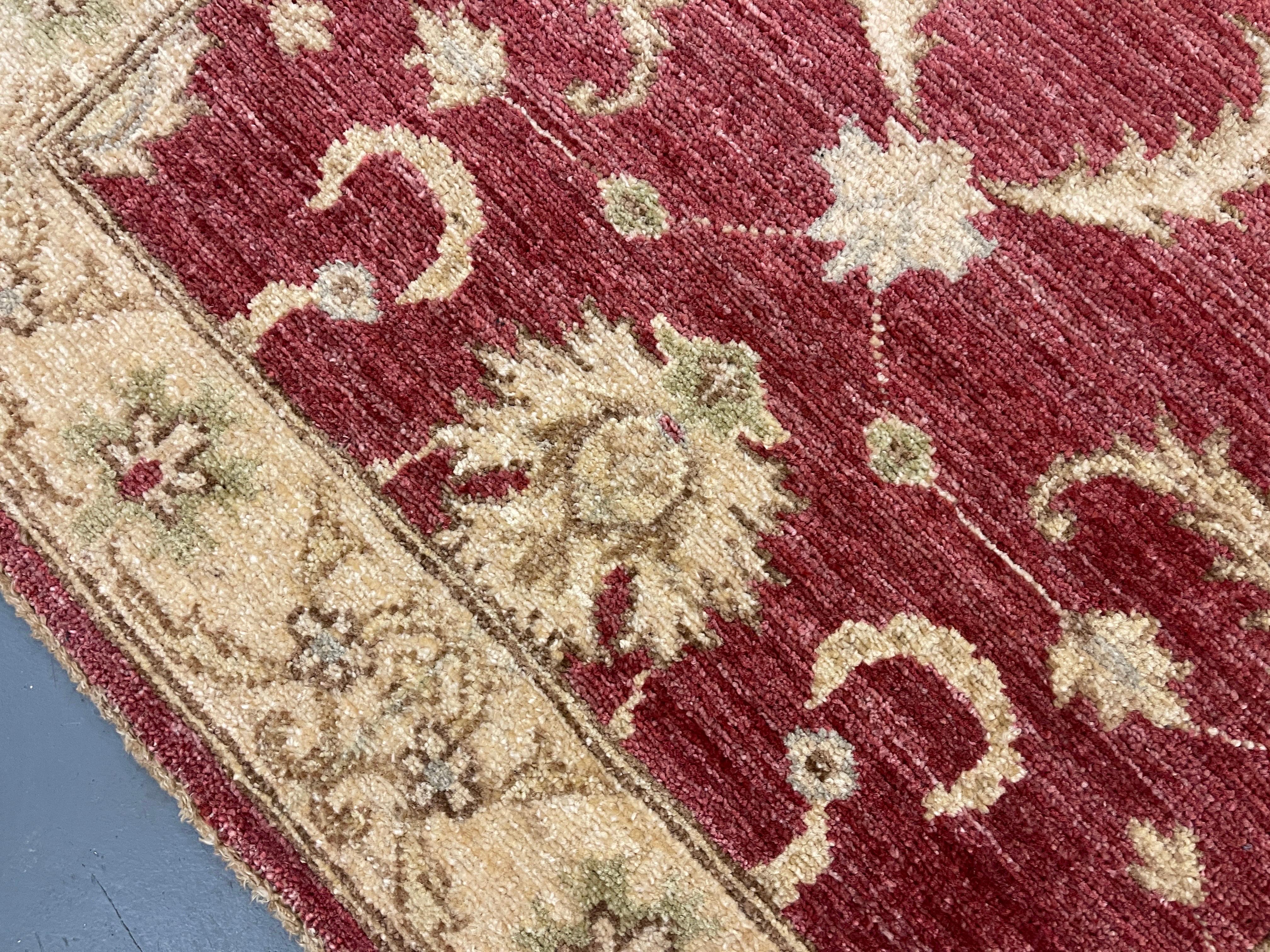 Fin du 20e siècle Tapis de couloir traditionnel rouge vin, tapis de couloir en laine bordeaux décoratif pour la maison en vente