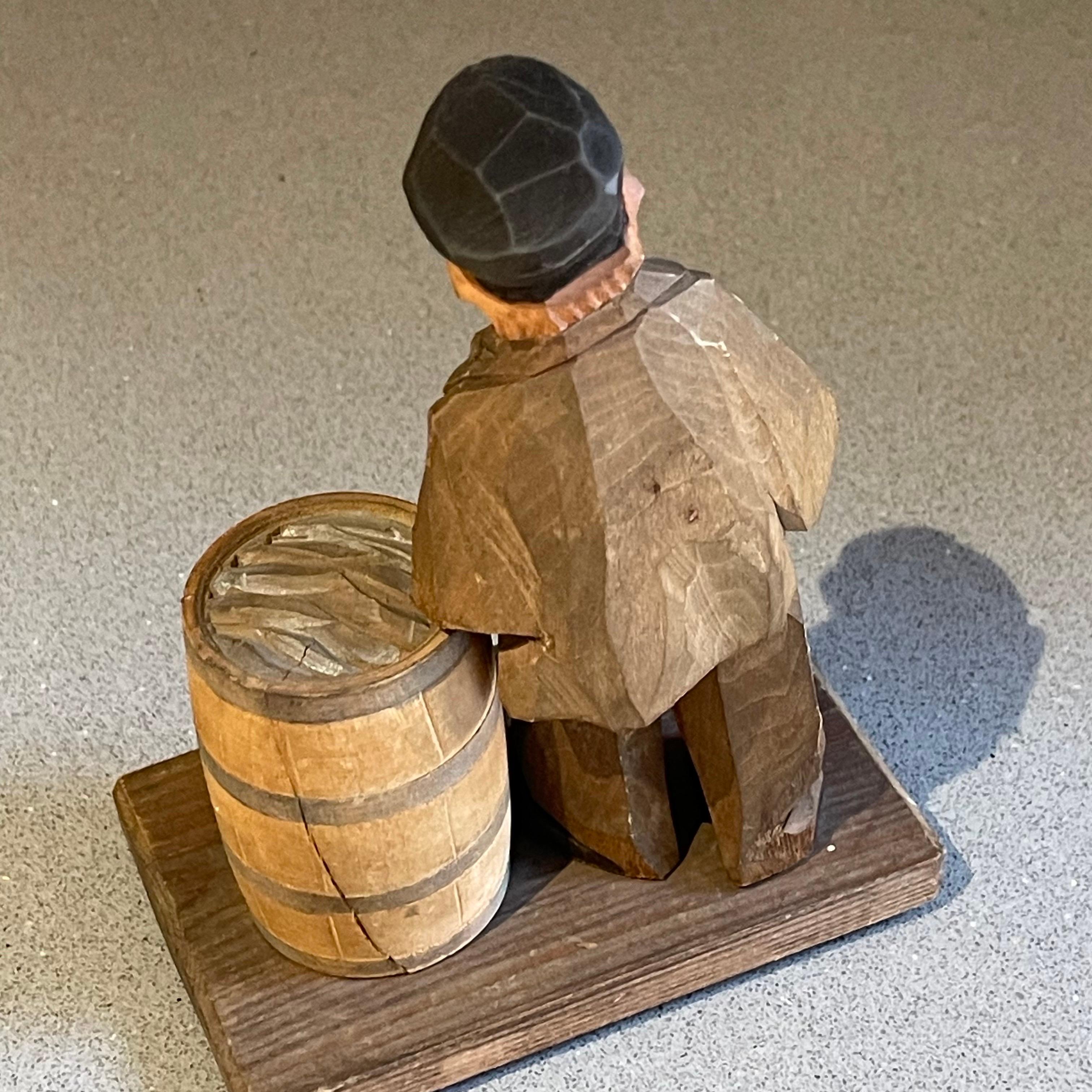 Talla Antigua Escultura Decorativa Figurilla de Madera de Anciano Carl Olof Trygg en venta 5