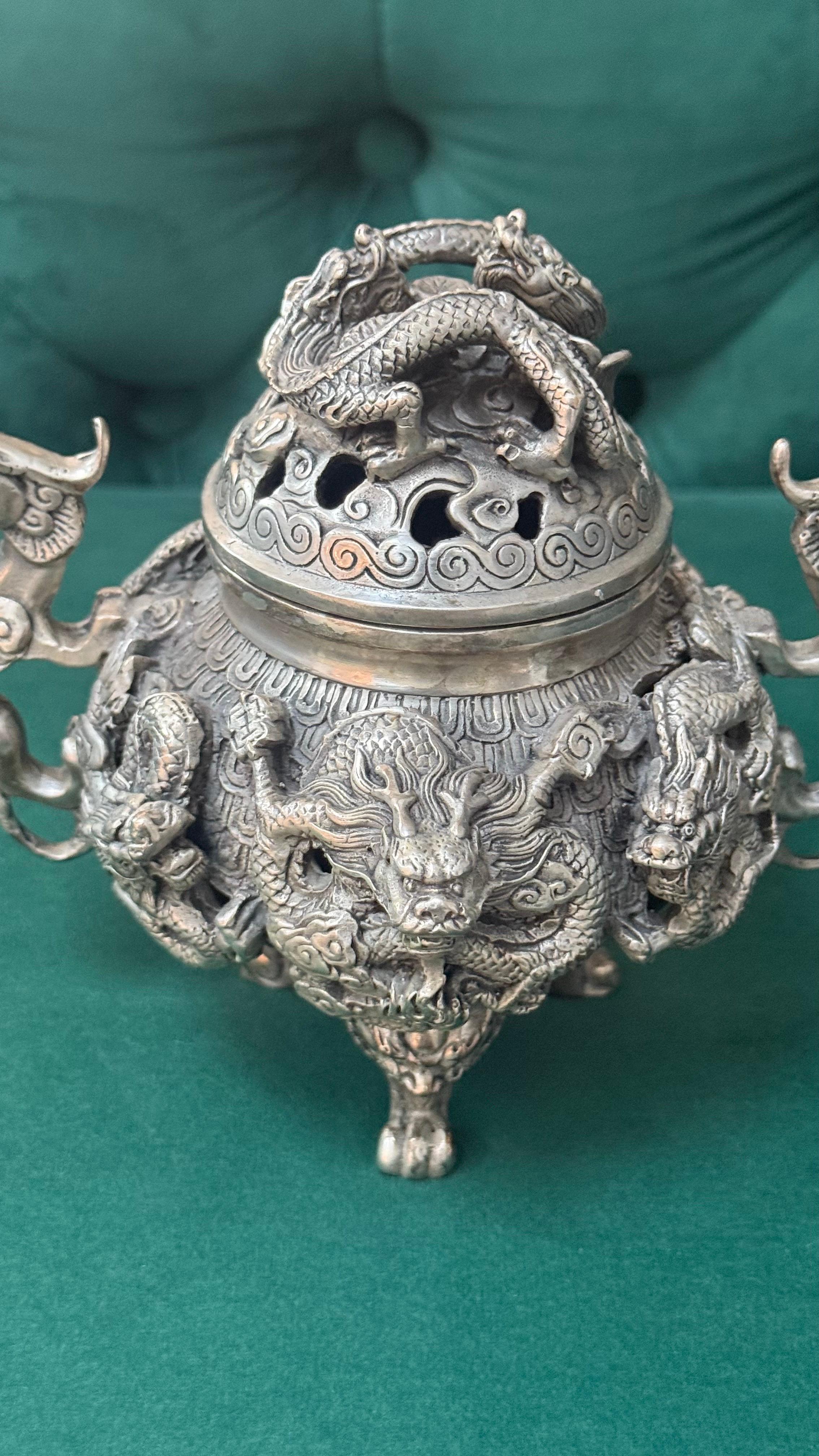 Rara Taza de Plata Antigua QUEMADOR DE INCIENSO Chino, Escultura de Dragones Grabada a Mano en venta 5