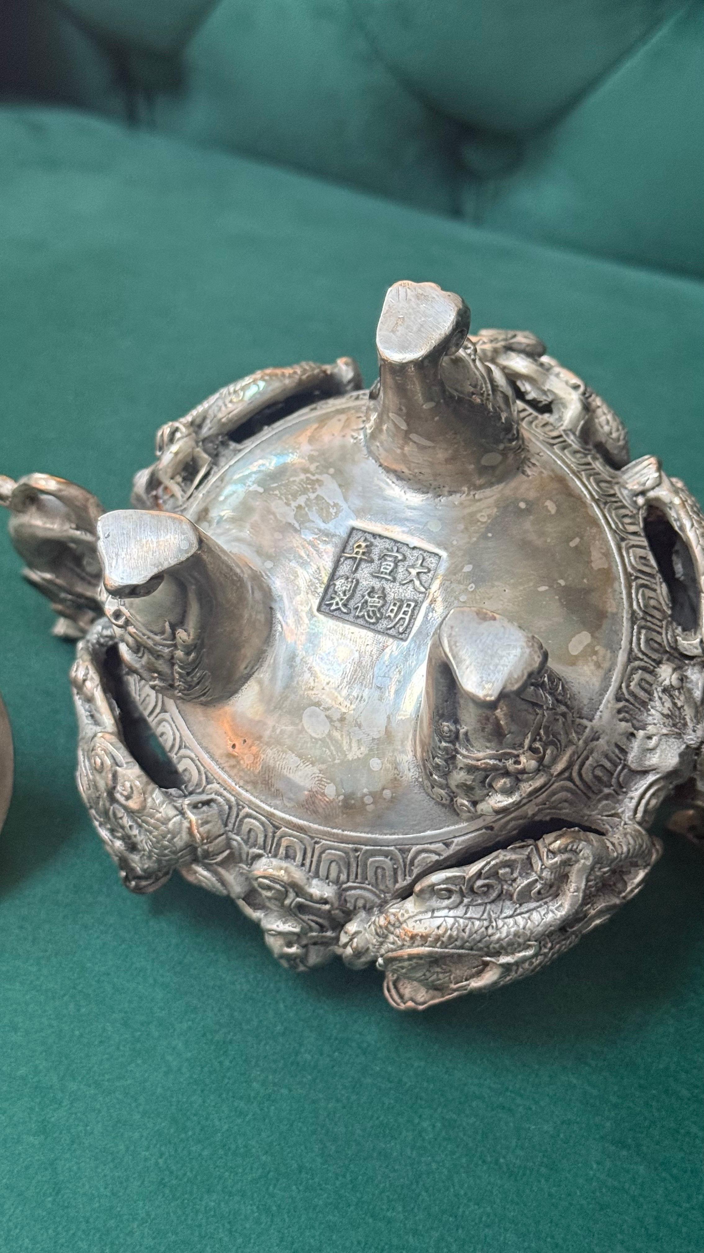 Rara Taza de Plata Antigua QUEMADOR DE INCIENSO Chino, Escultura de Dragones Grabada a Mano en venta 12