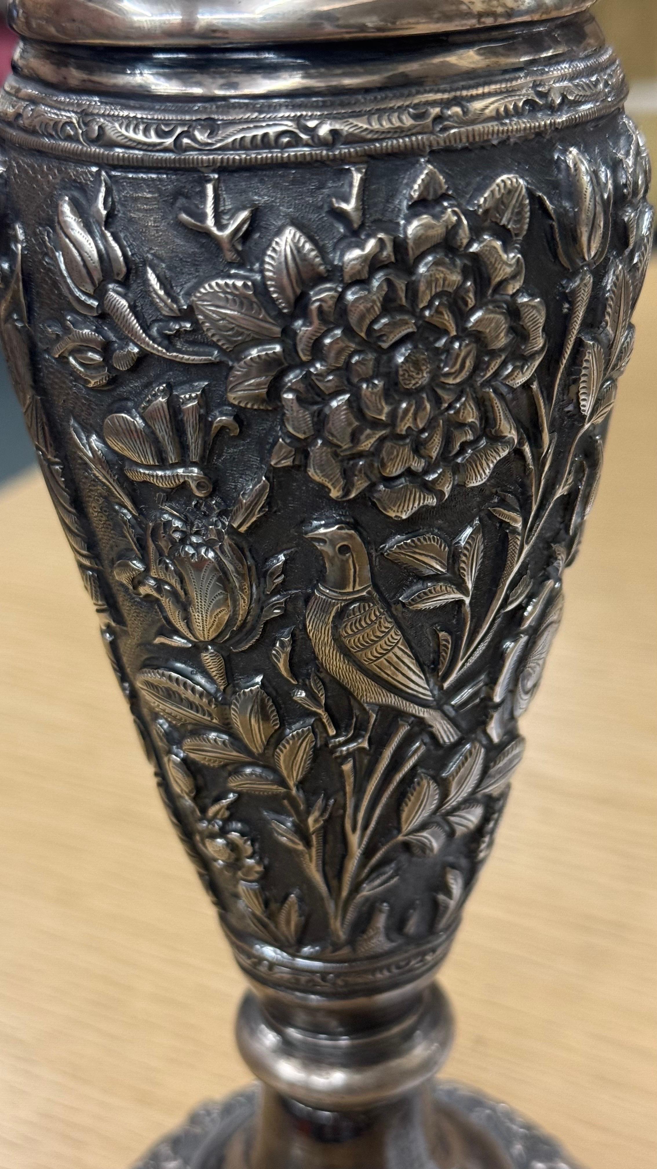 Inizio XX secolo Vaso d'argento antico, Coppa decorativa tradizionale persiana Vaso Achamedian Qajar in vendita