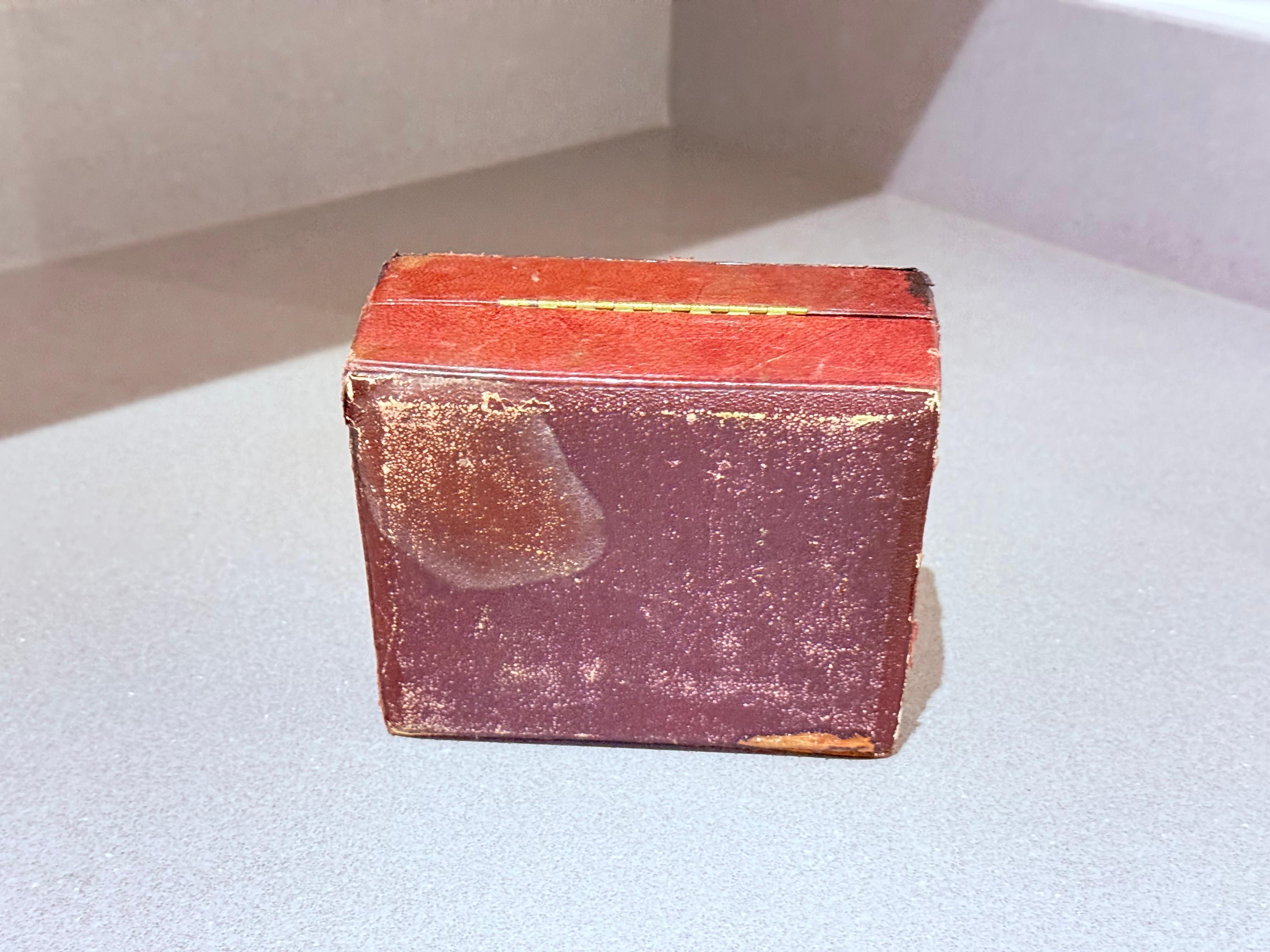 Antico set di 6 portatovaglioli d'argento inglese e astuccio originale con incisione ornata in vendita 1